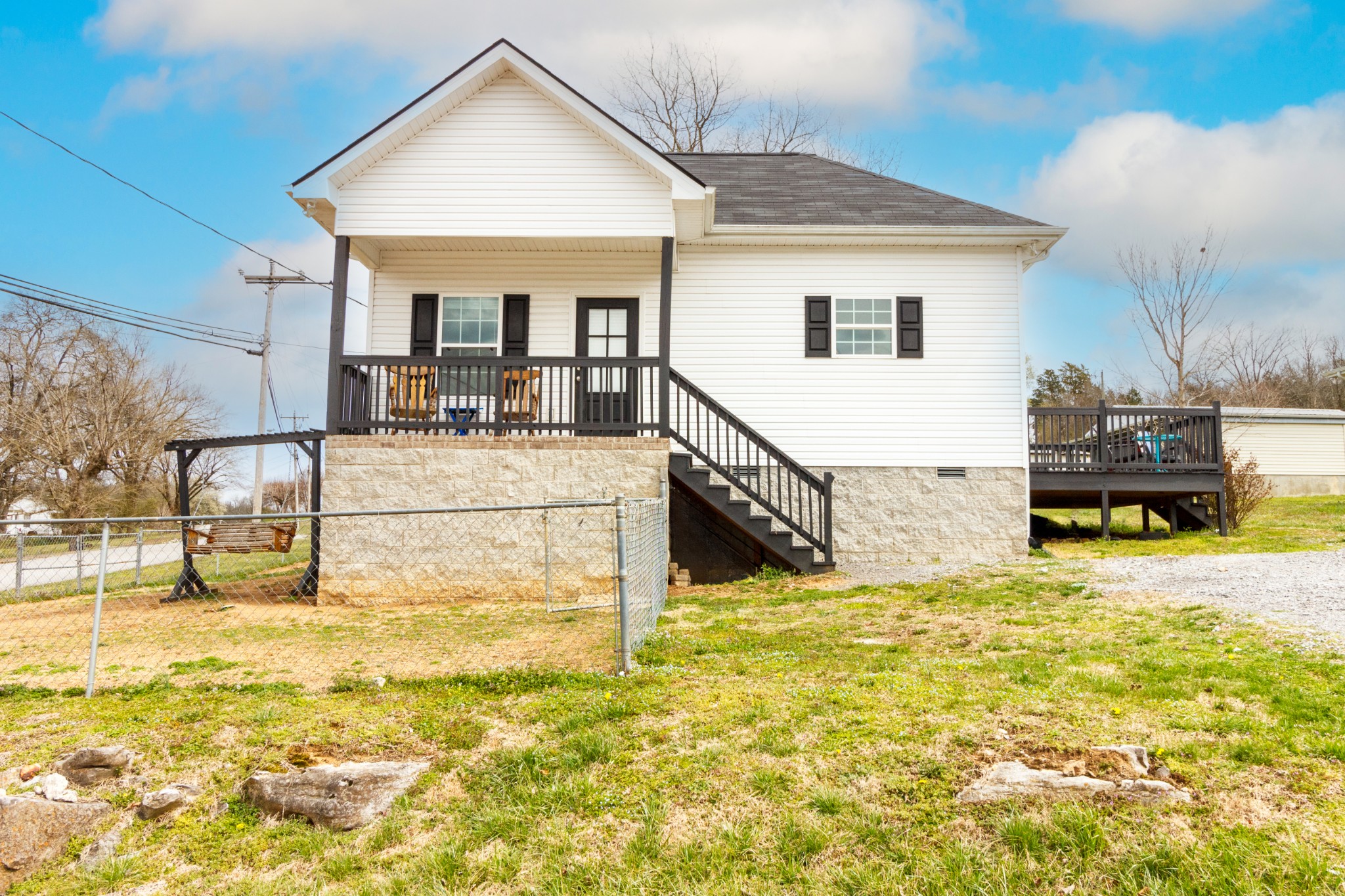 113 Maple St Property Photo