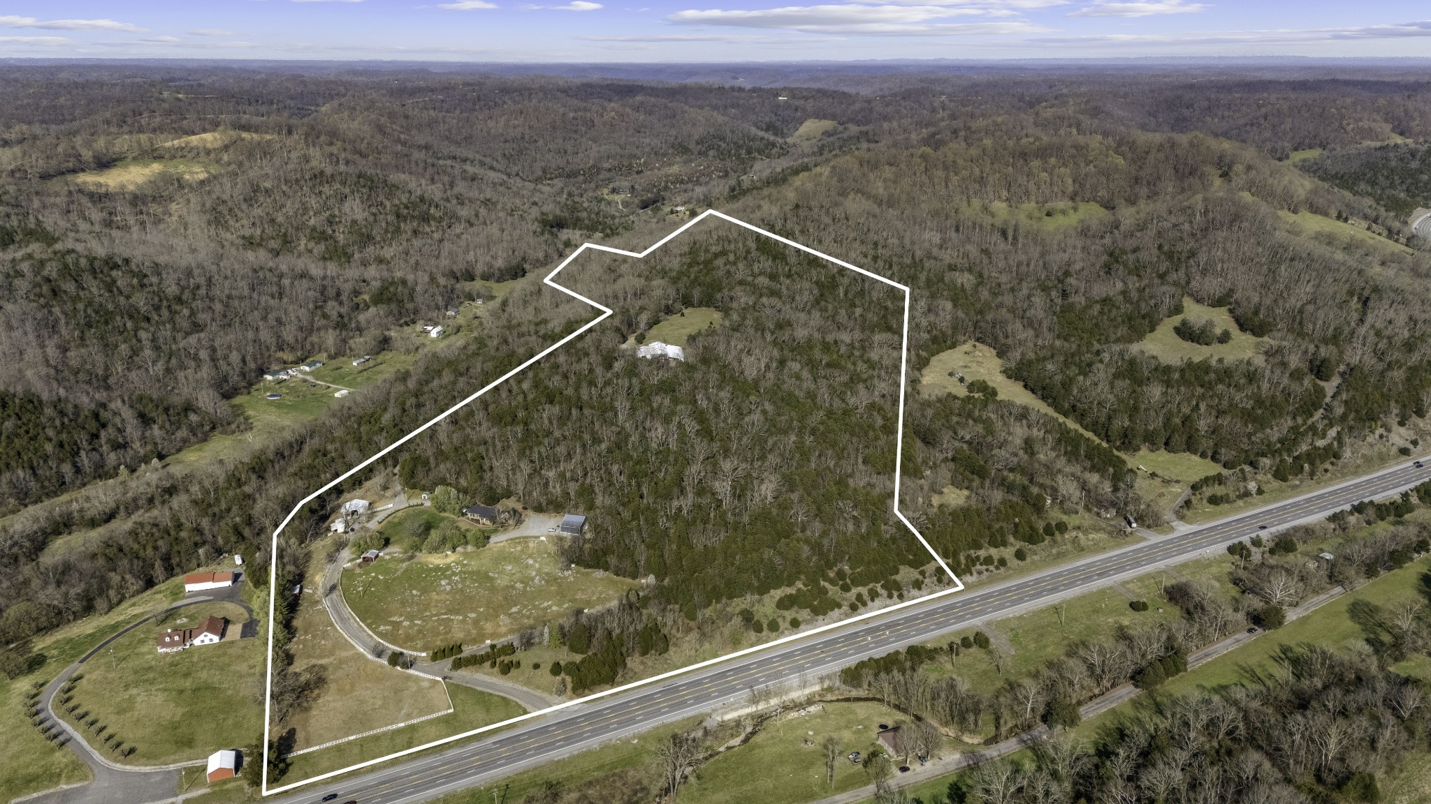 7474 Nashville Hwy Property Photo 2