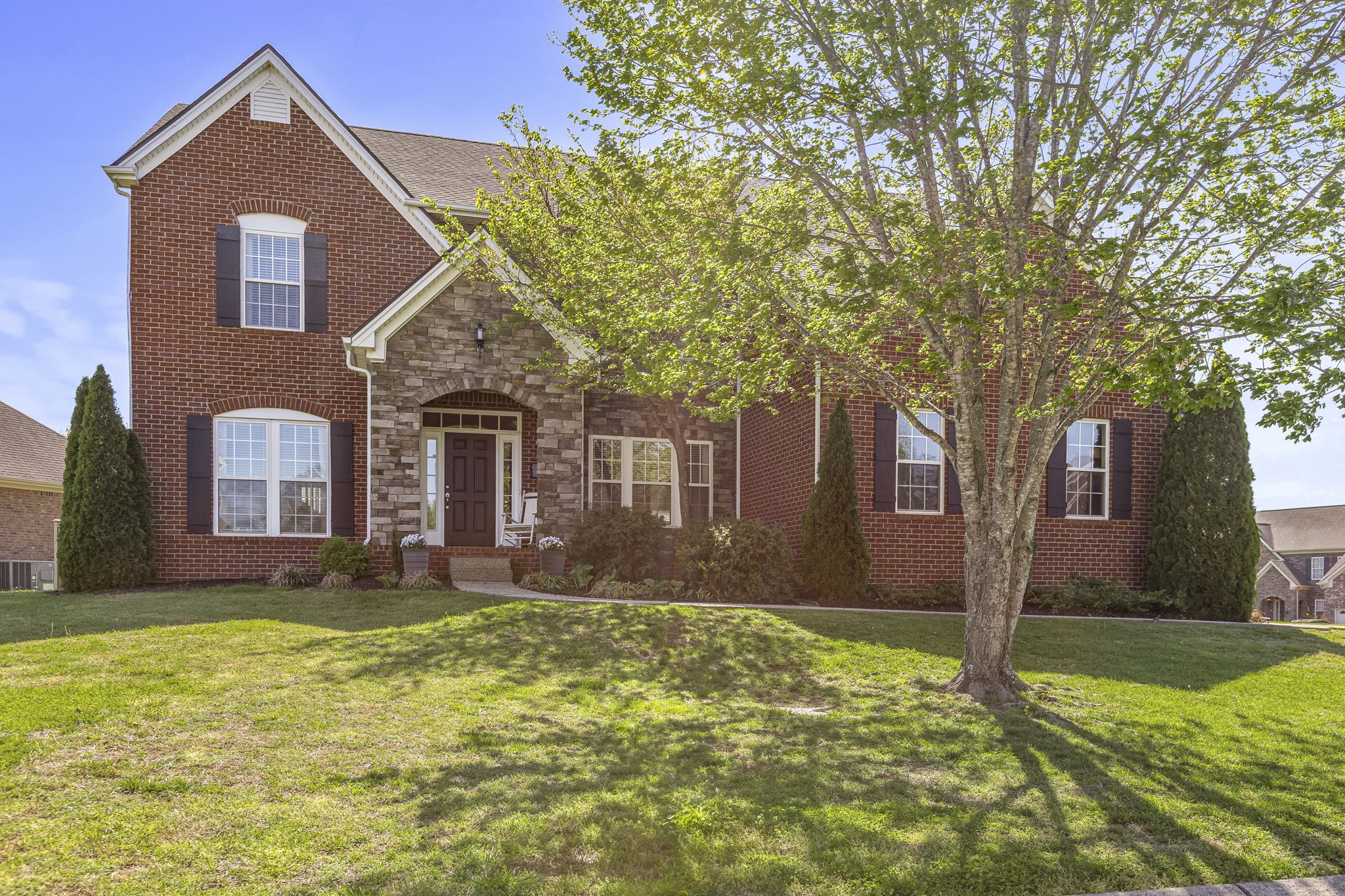 1024 Queens Pl Property Photo 1