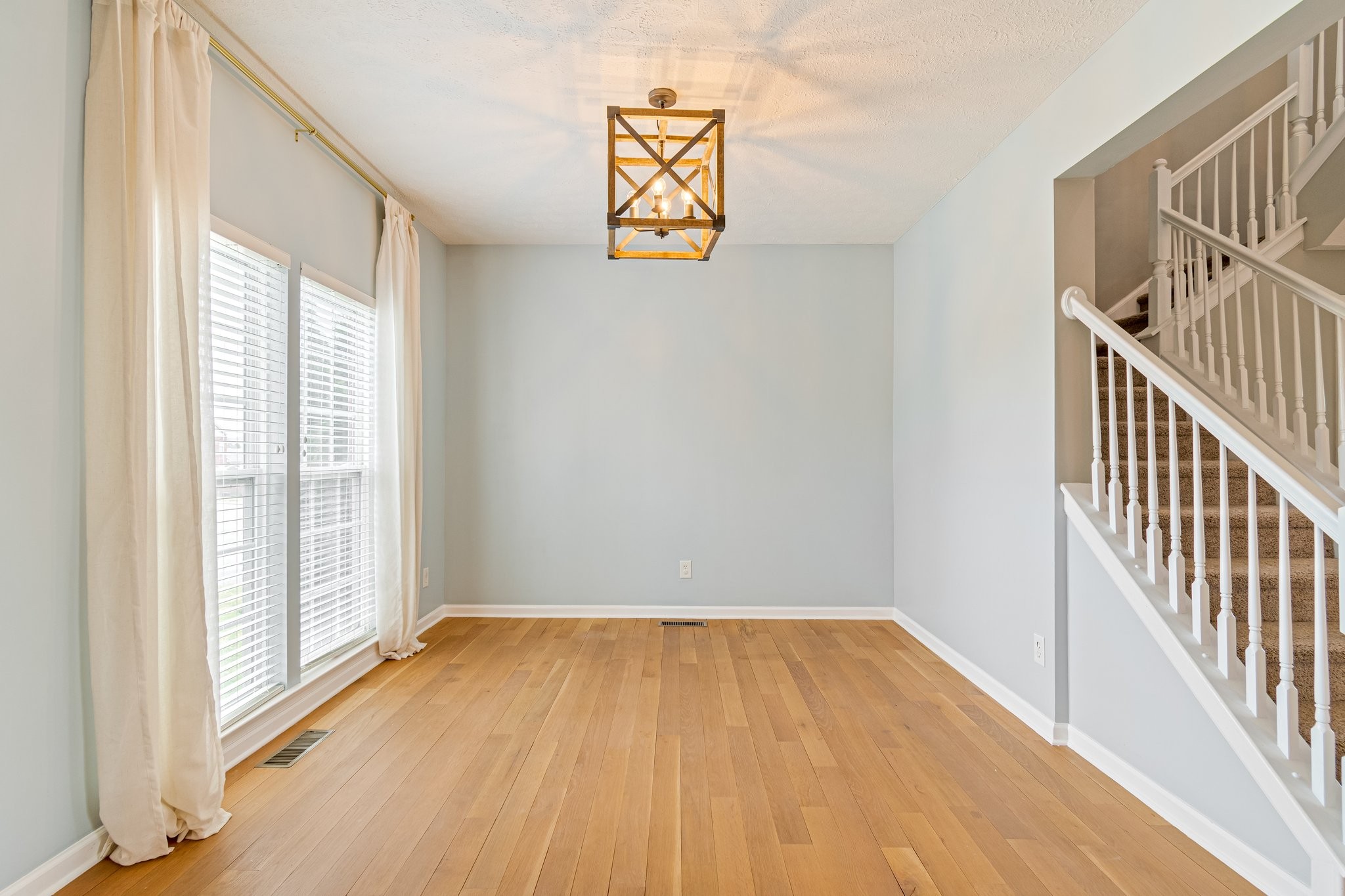 1024 Queens Pl Property Photo 9