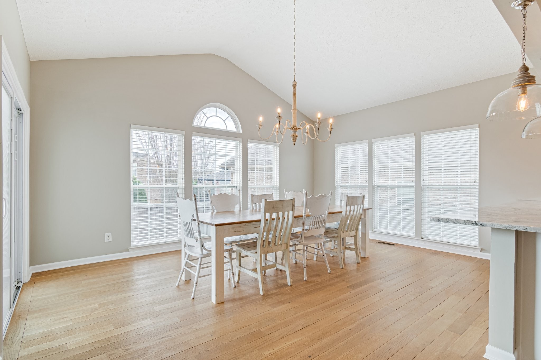 1024 Queens Pl Property Photo 32