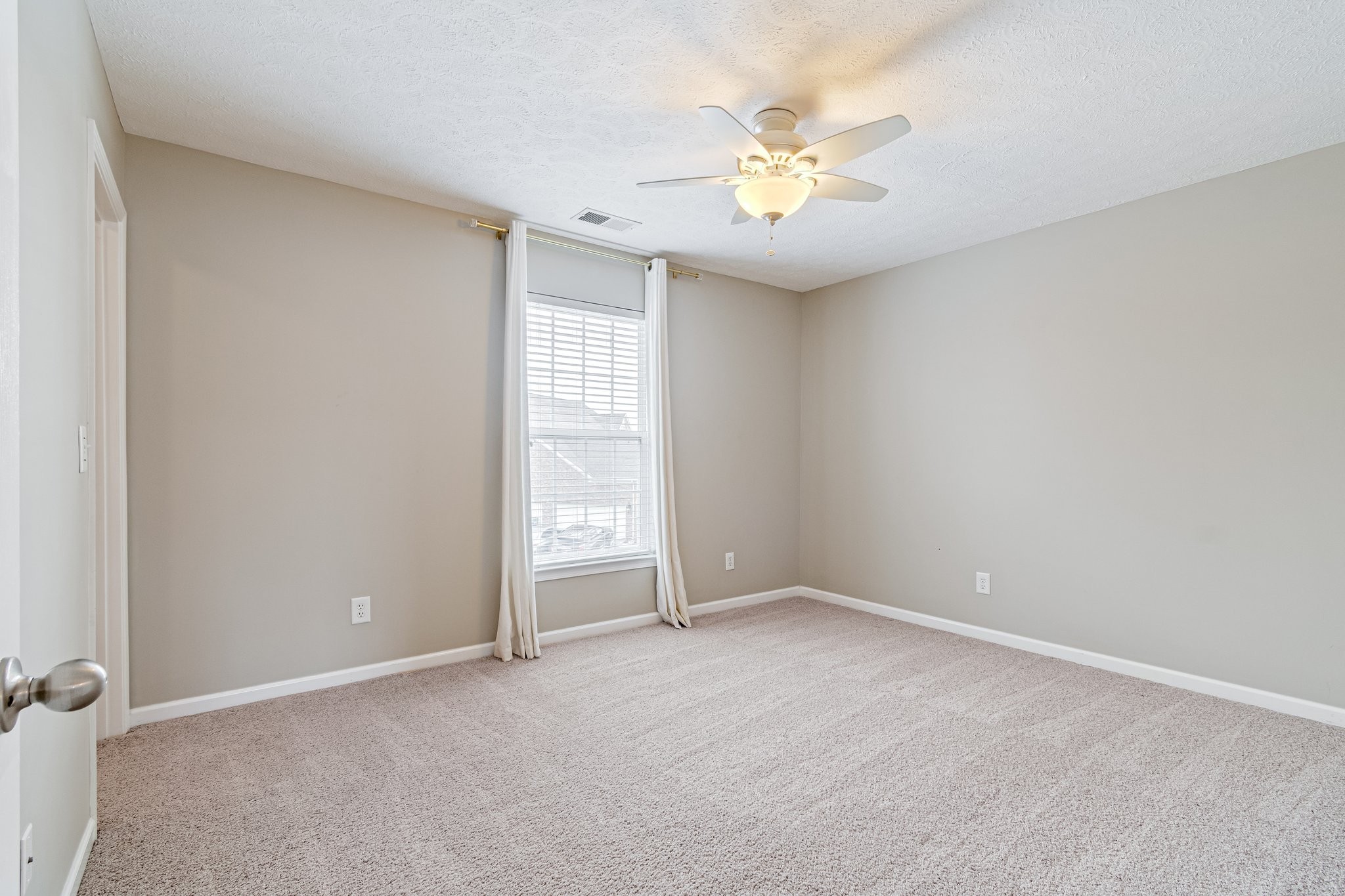 1024 Queens Pl Property Photo 36
