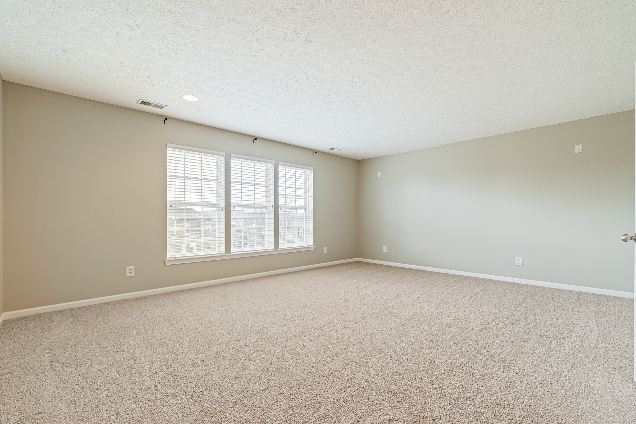 1024 Queens Pl Property Photo 45