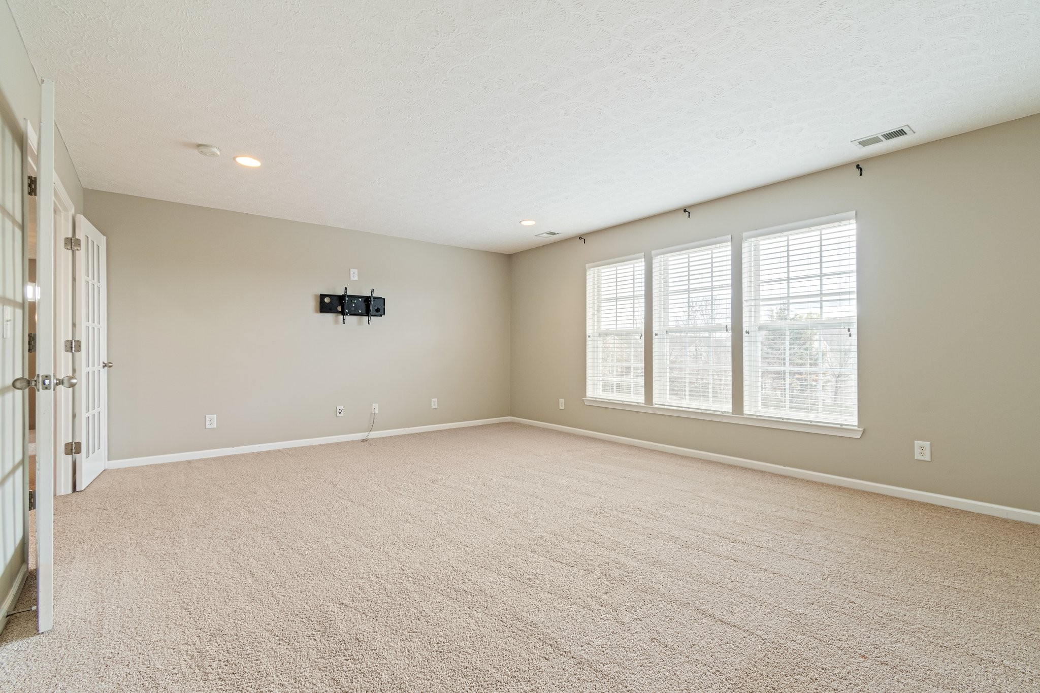 1024 Queens Pl Property Photo 46