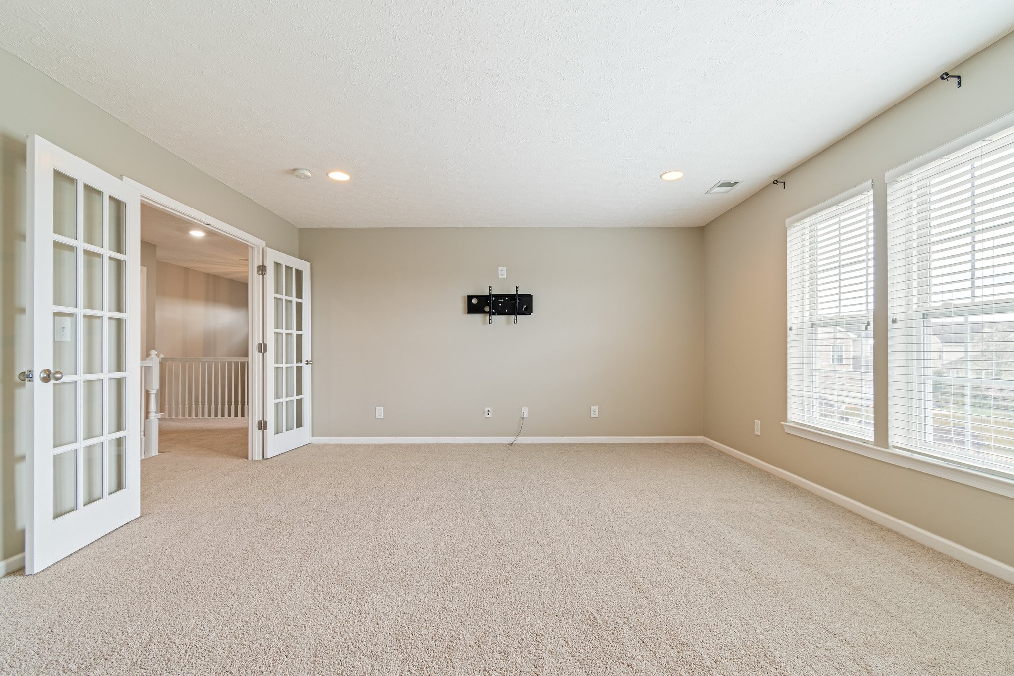 1024 Queens Pl Property Photo 47