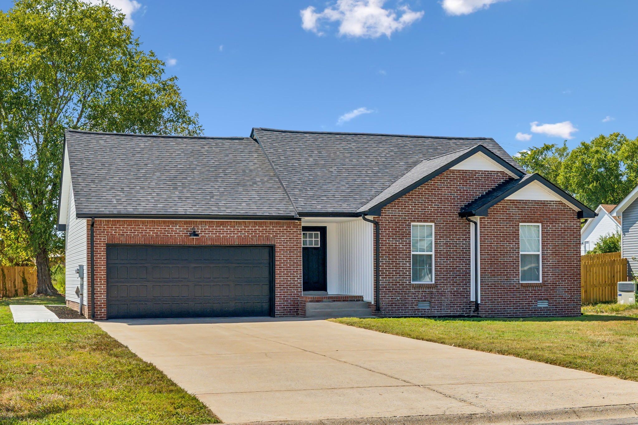 1824 Cottingham Ct Property Photo 1