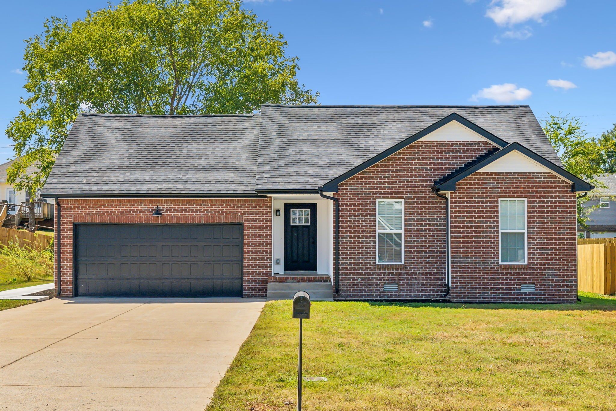 1824 Cottingham Ct Property Photo 2