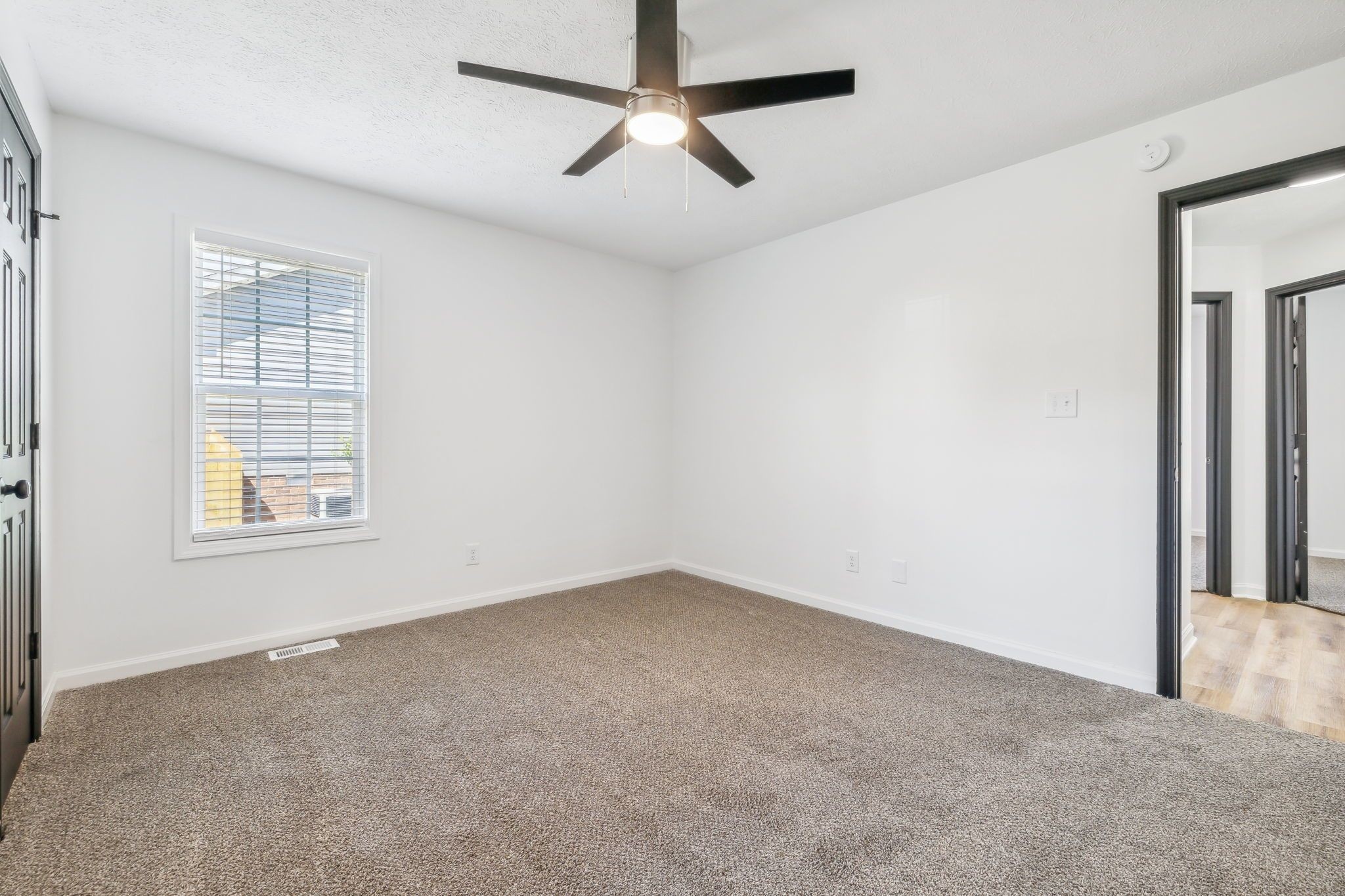 1824 Cottingham Ct Property Photo 24