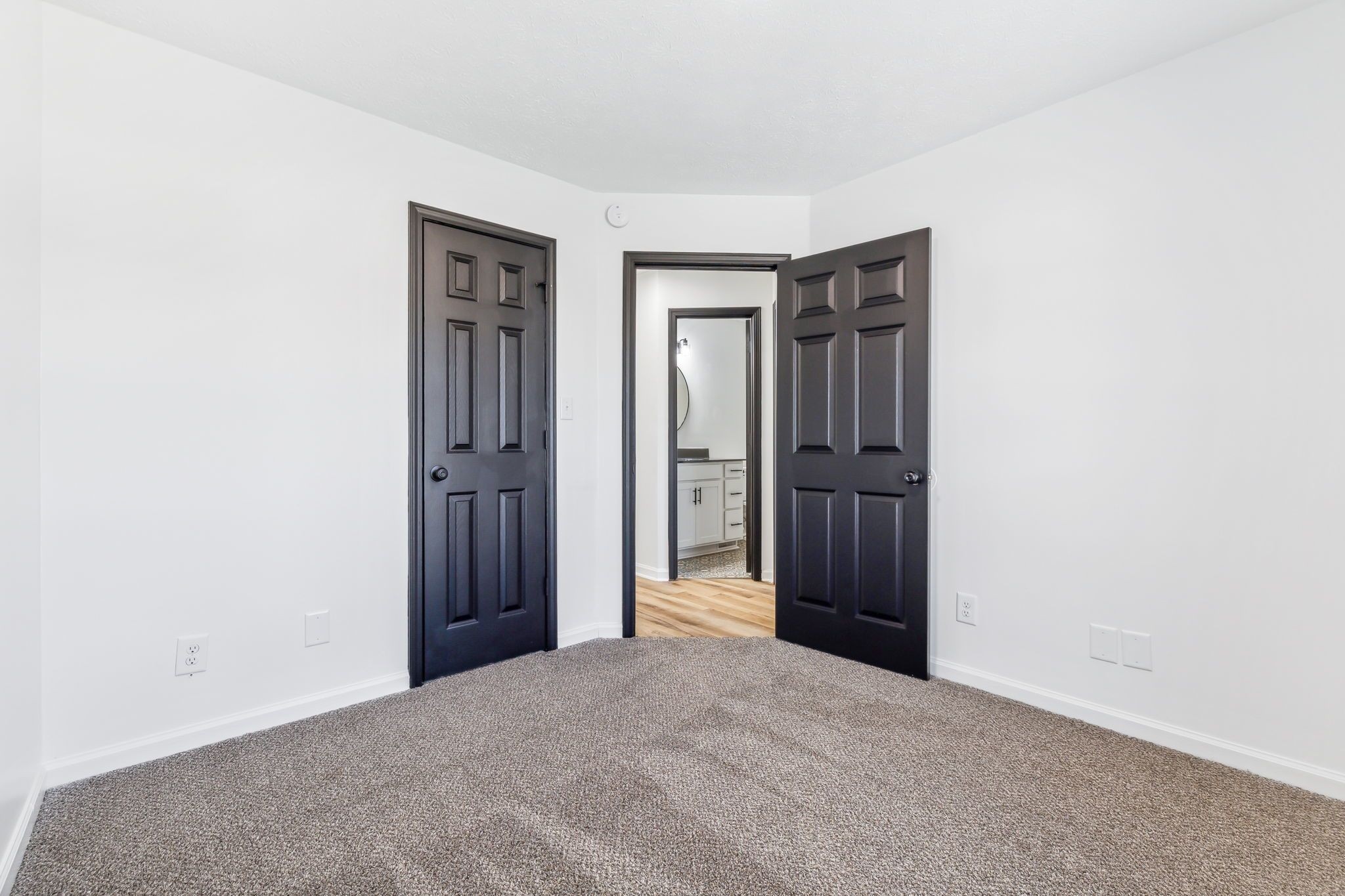 1824 Cottingham Ct Property Photo 31