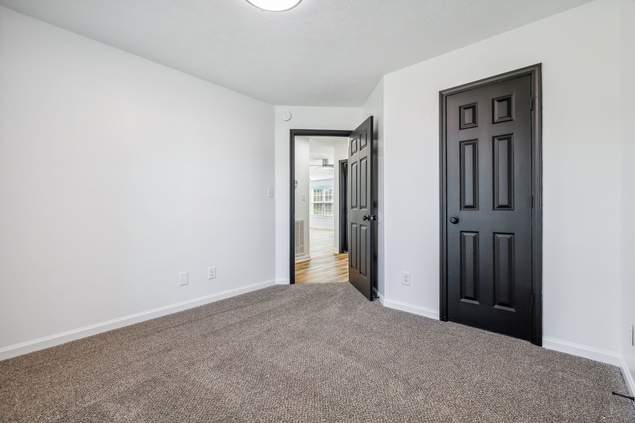 1824 Cottingham Ct Property Photo 34