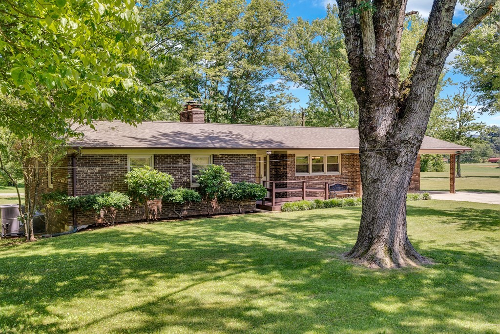 1411 Lakeview Rd Property Photo