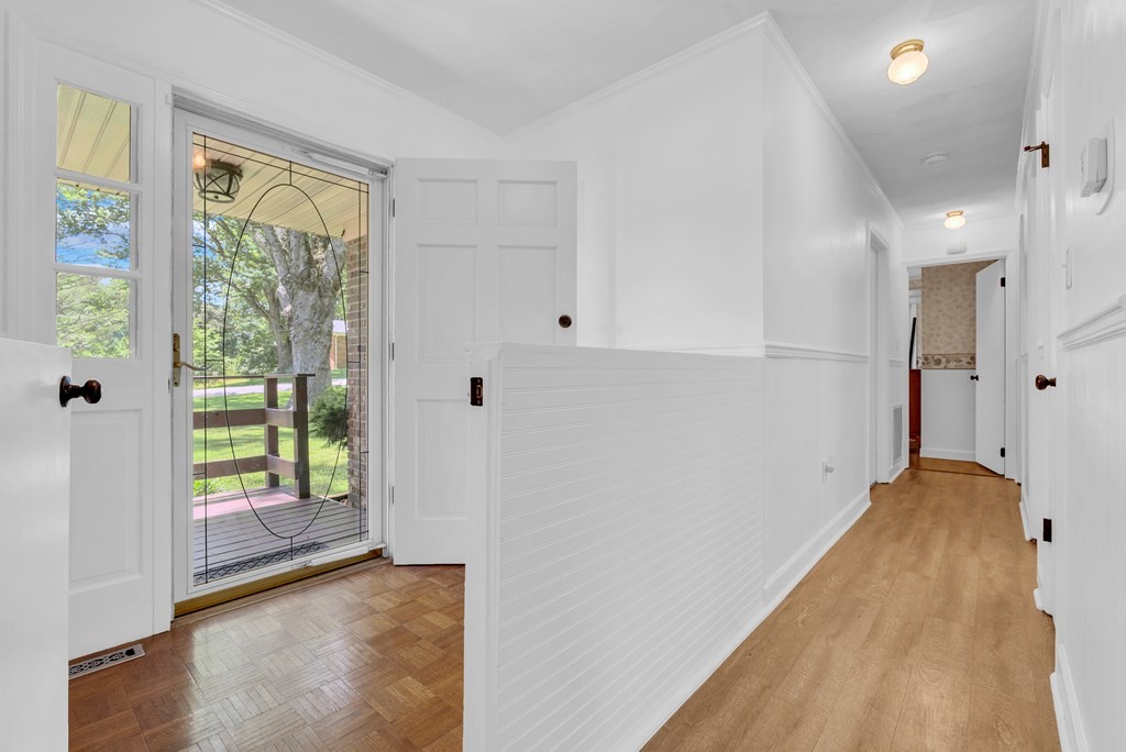 1411 Lakeview Rd Property Photo 5