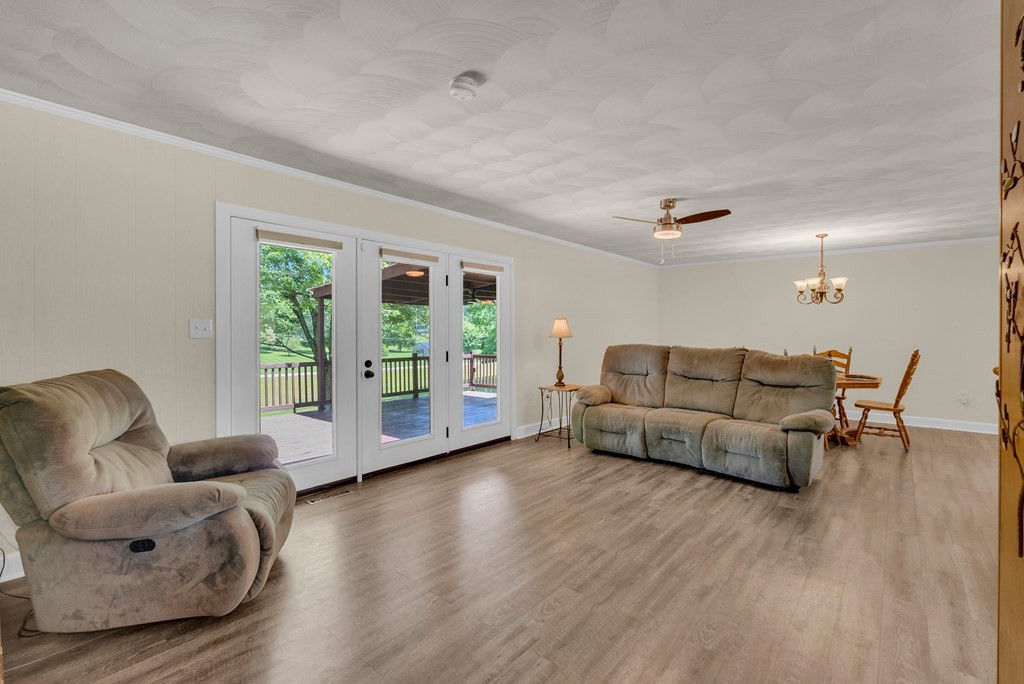 1411 Lakeview Rd Property Photo 6