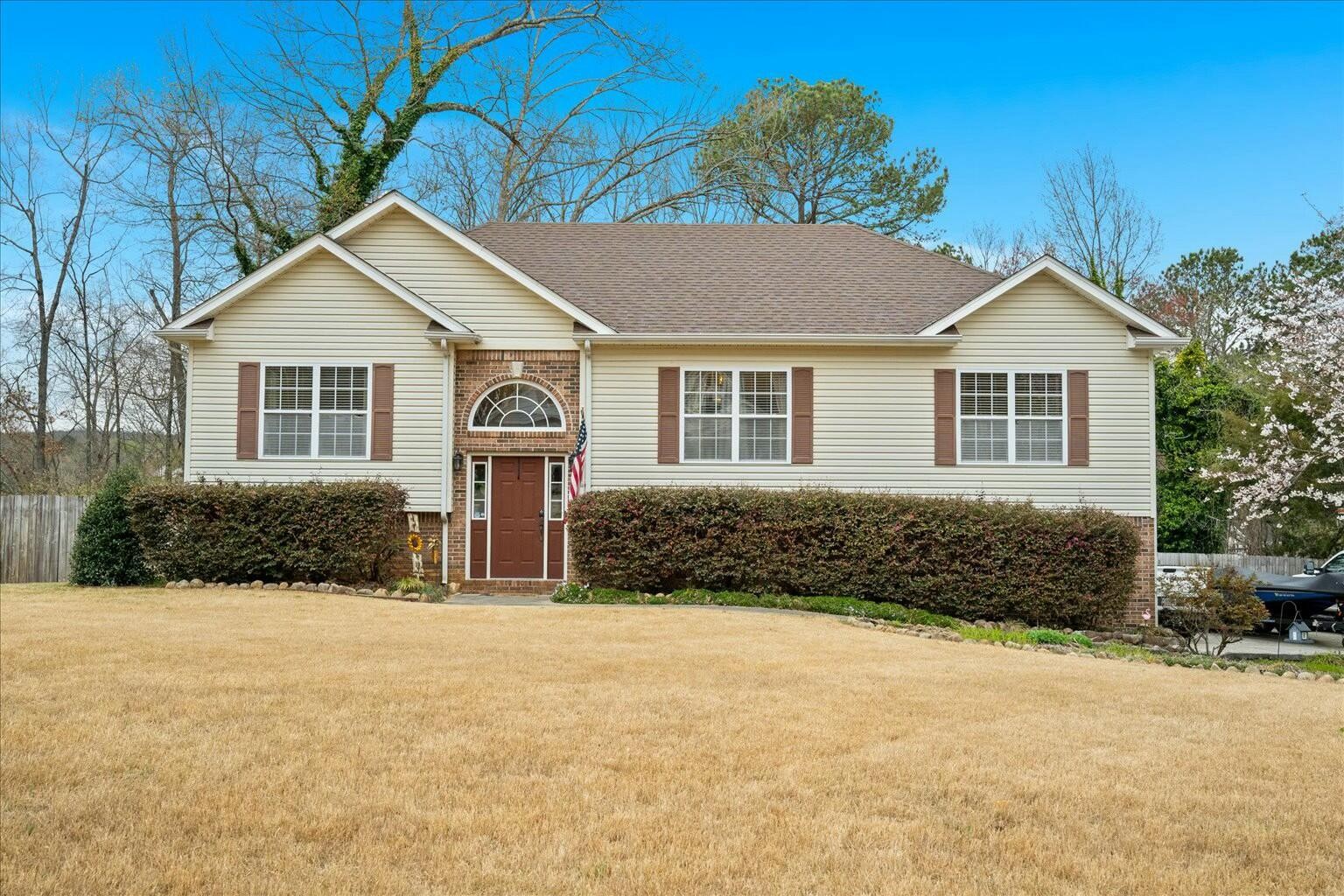 212 Bloomington Drive Property Photo 1
