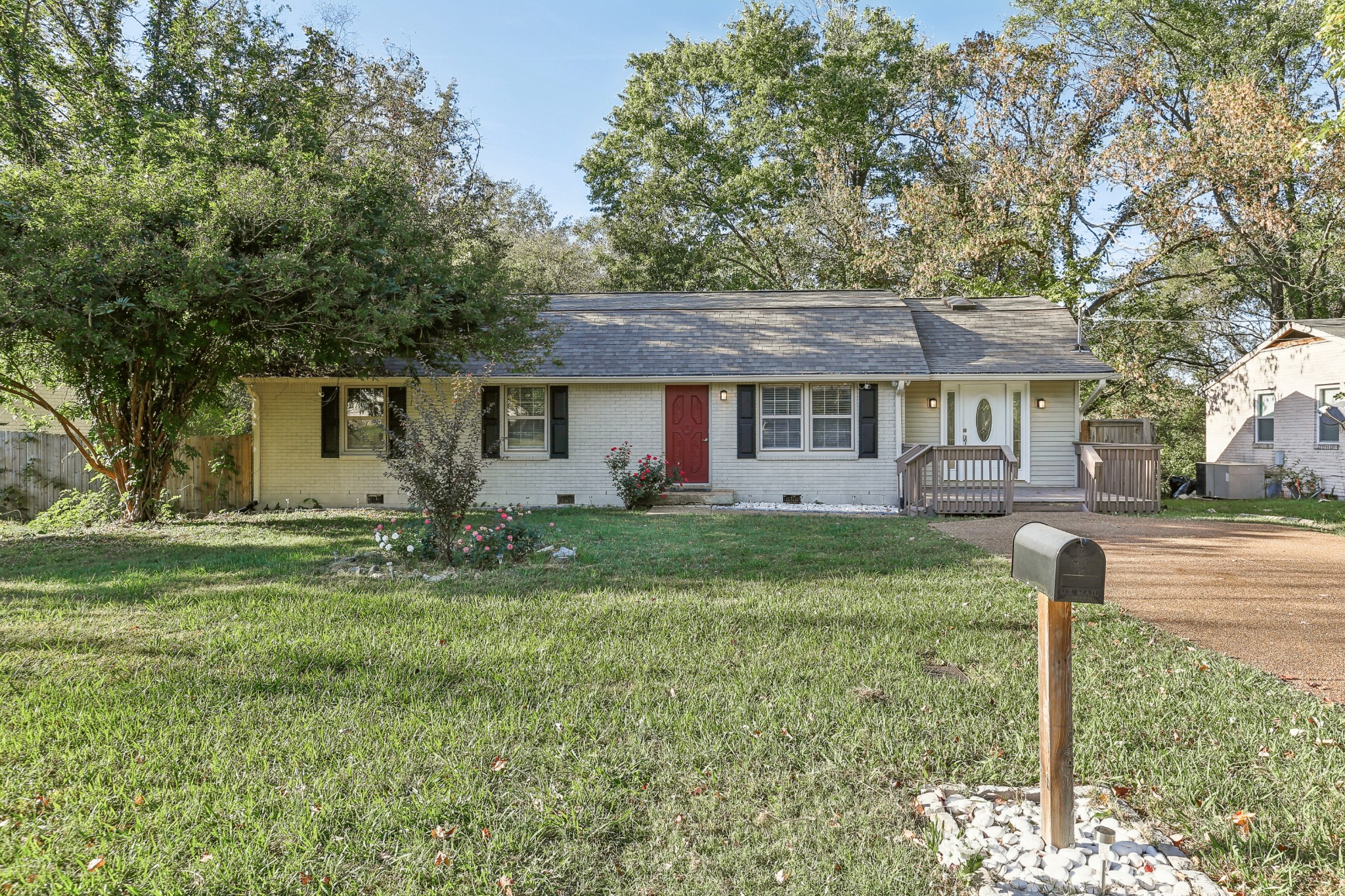 352 Bart Dr Property Photo 1