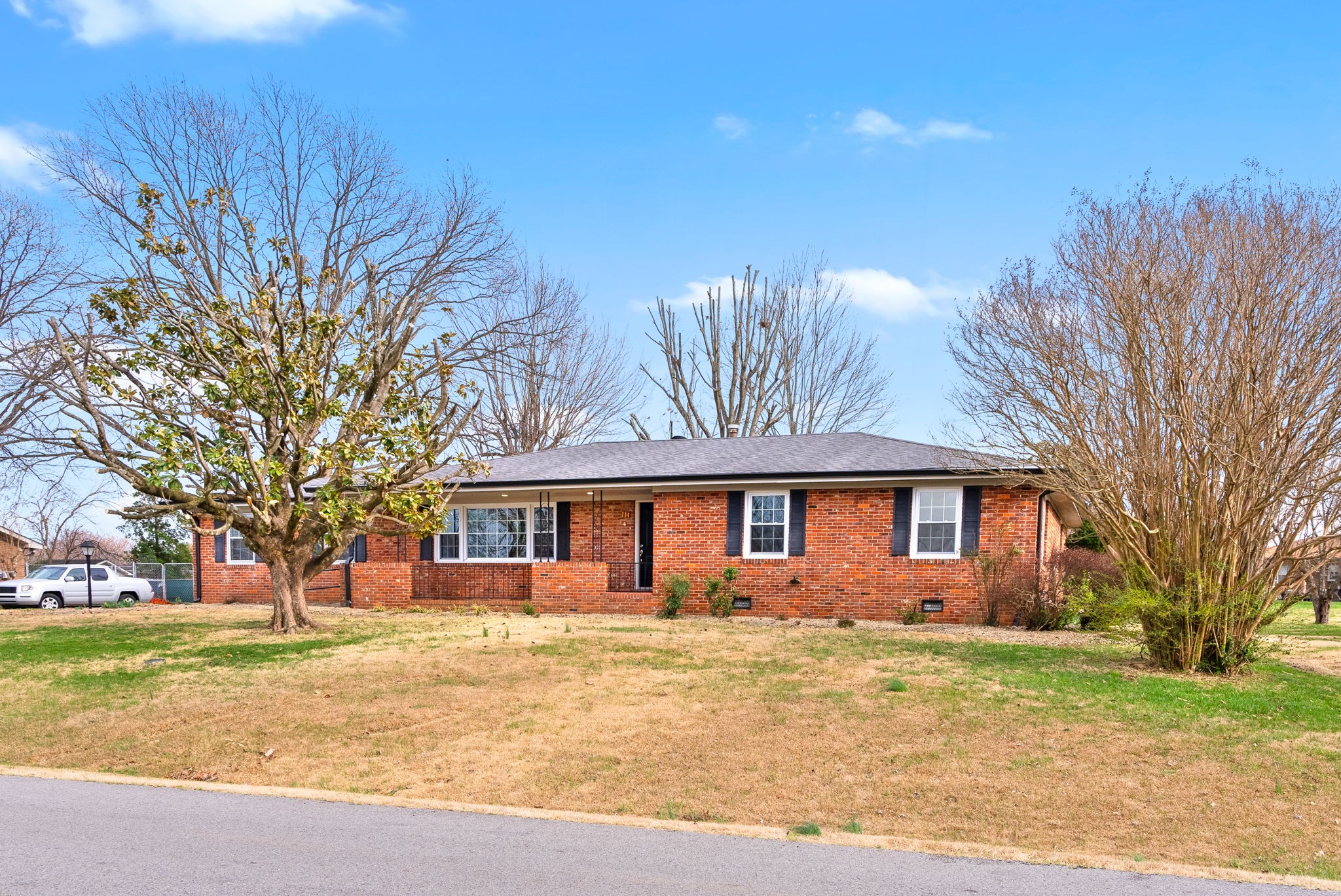 114 Donna Dr Property Photo 3