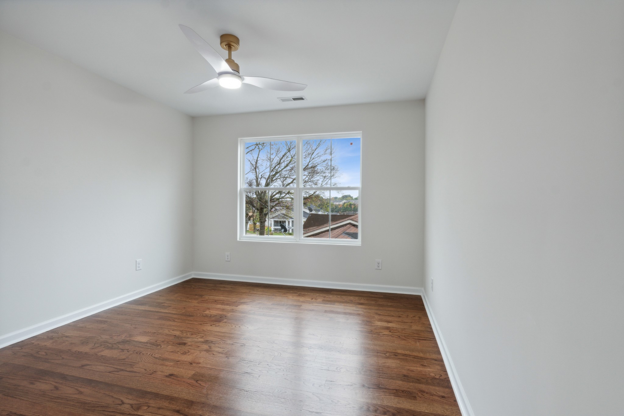 302 Alice Avenue #b Property Photo 9