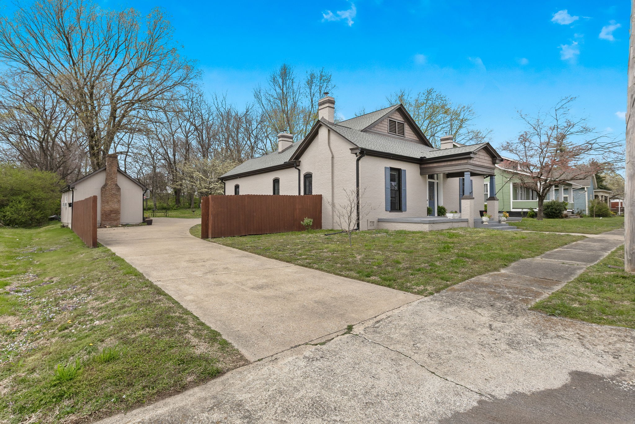 711 Cheatham St Property Photo 1