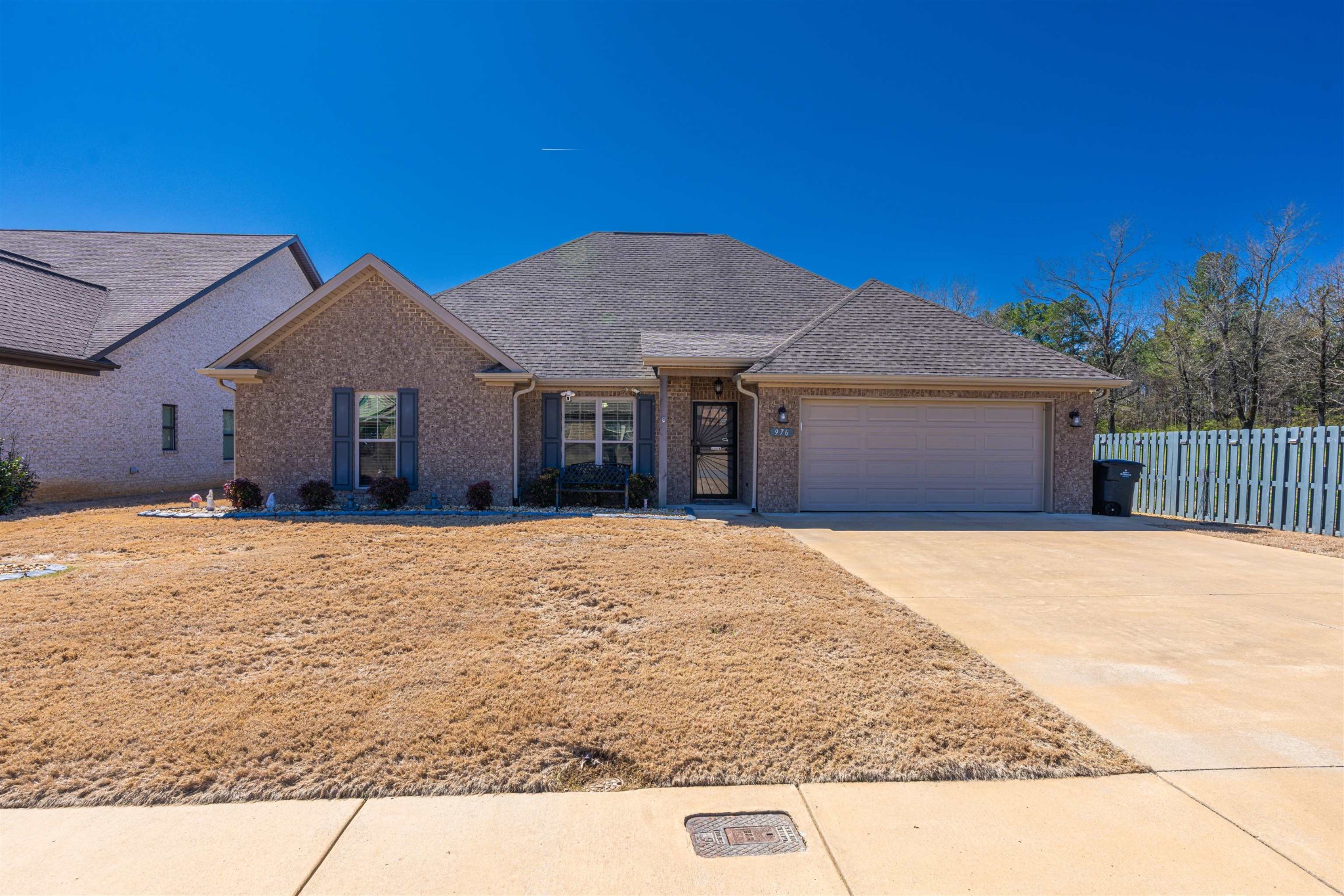976 Garrett Ln Property Photo