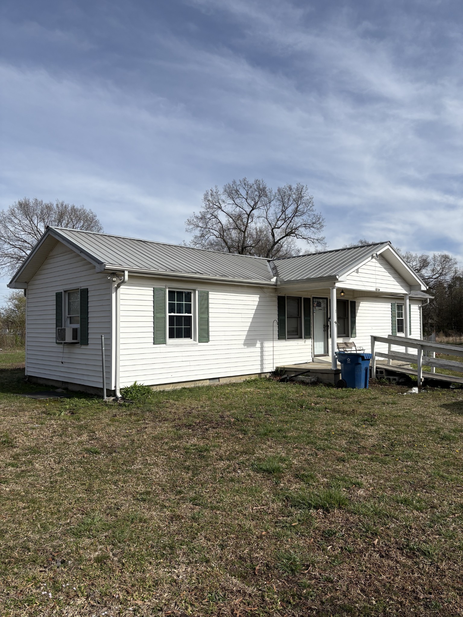 1511 Rogers Cir Property Photo