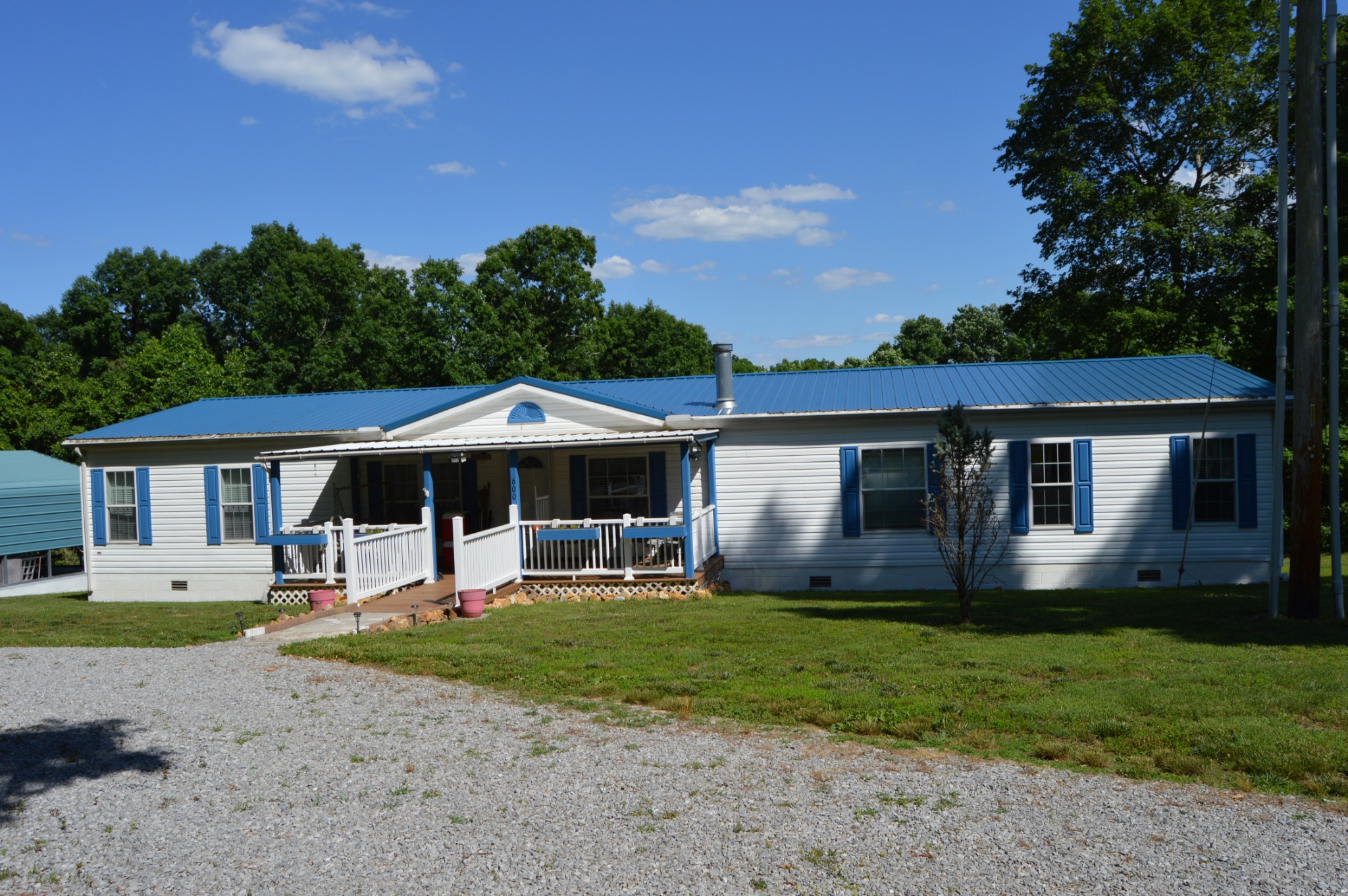 600 Phillips Lane Property Photo