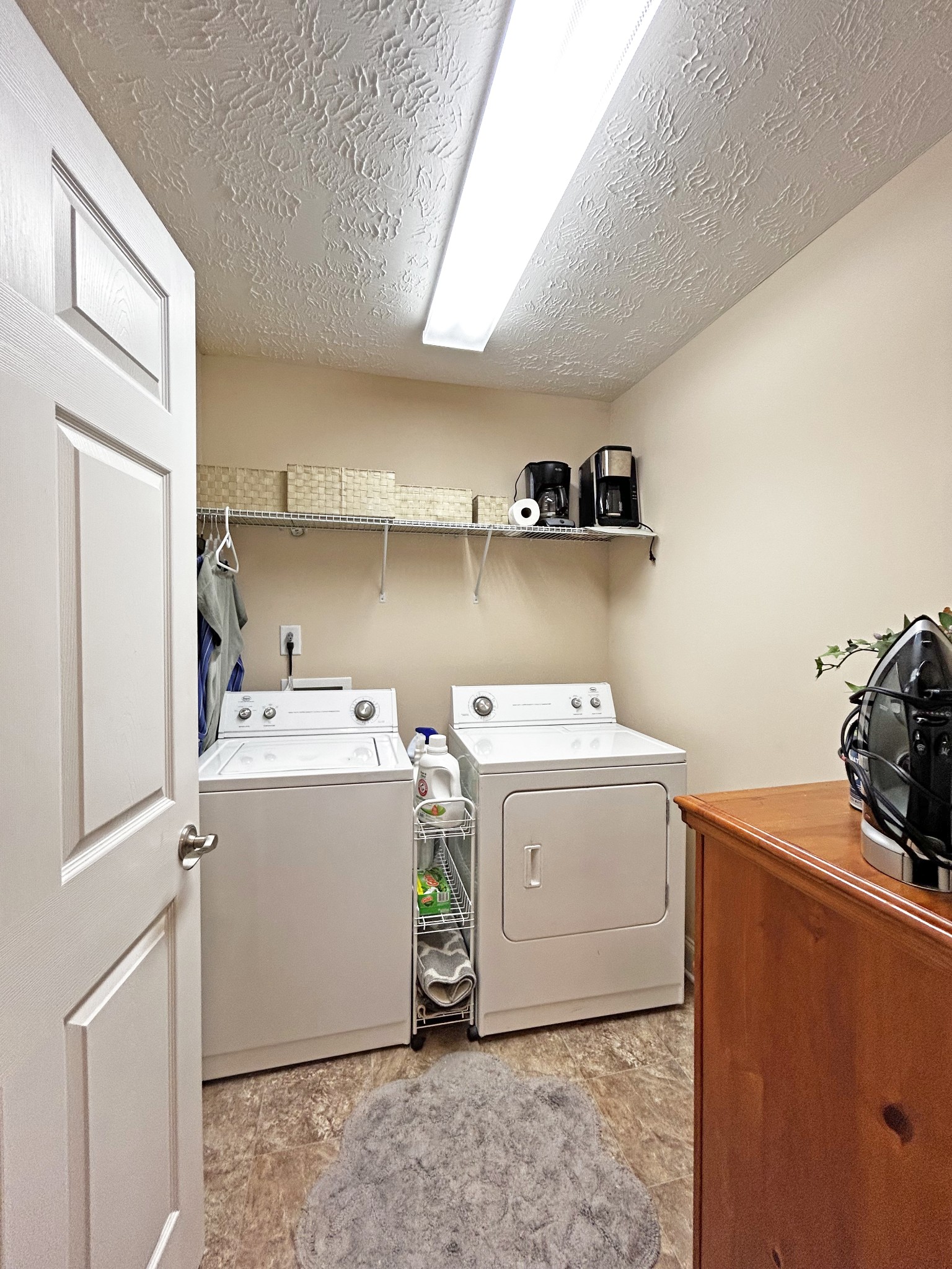 1075 Campbell Ave Property Photo 7