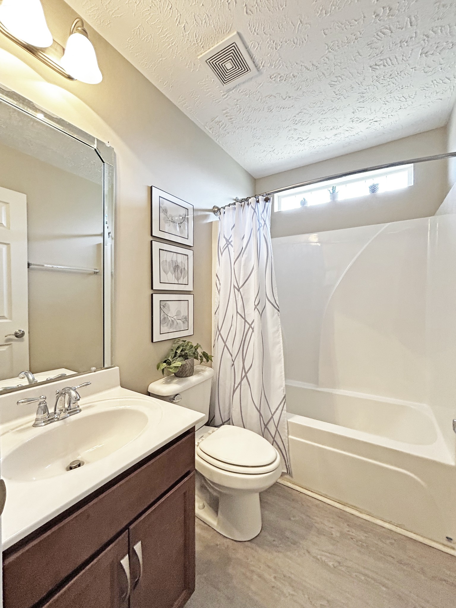 1075 Campbell Ave Property Photo 13