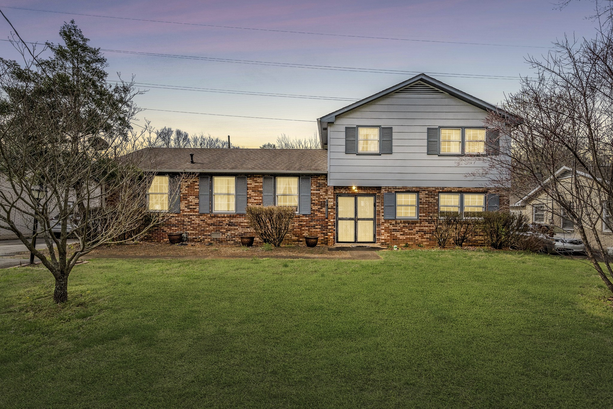 659 Huntington Pkwy Property Photo 2