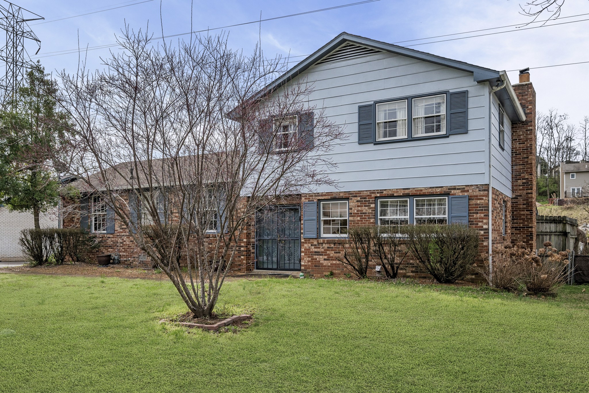 659 Huntington Pkwy Property Photo 4