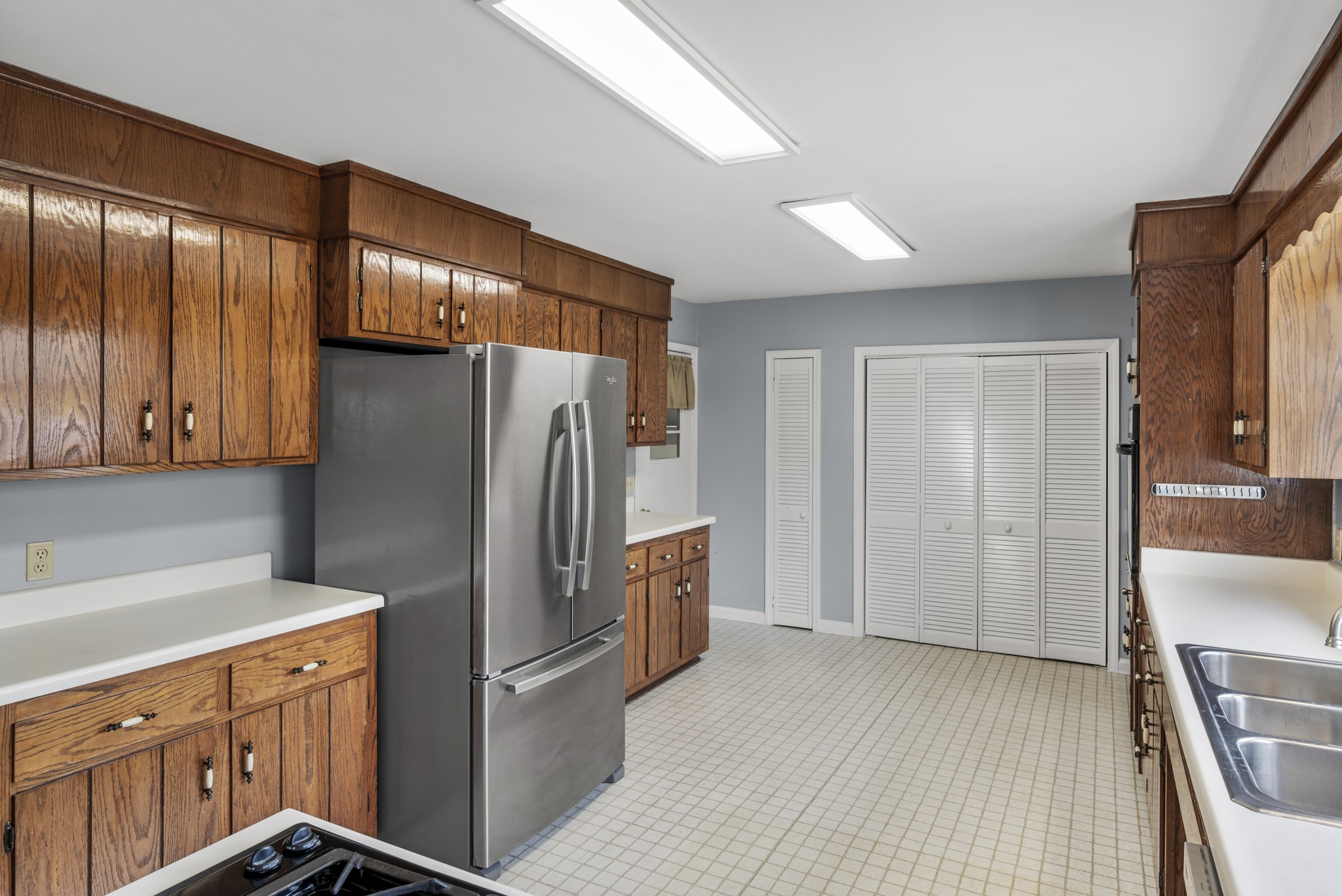 659 Huntington Pkwy Property Photo 10