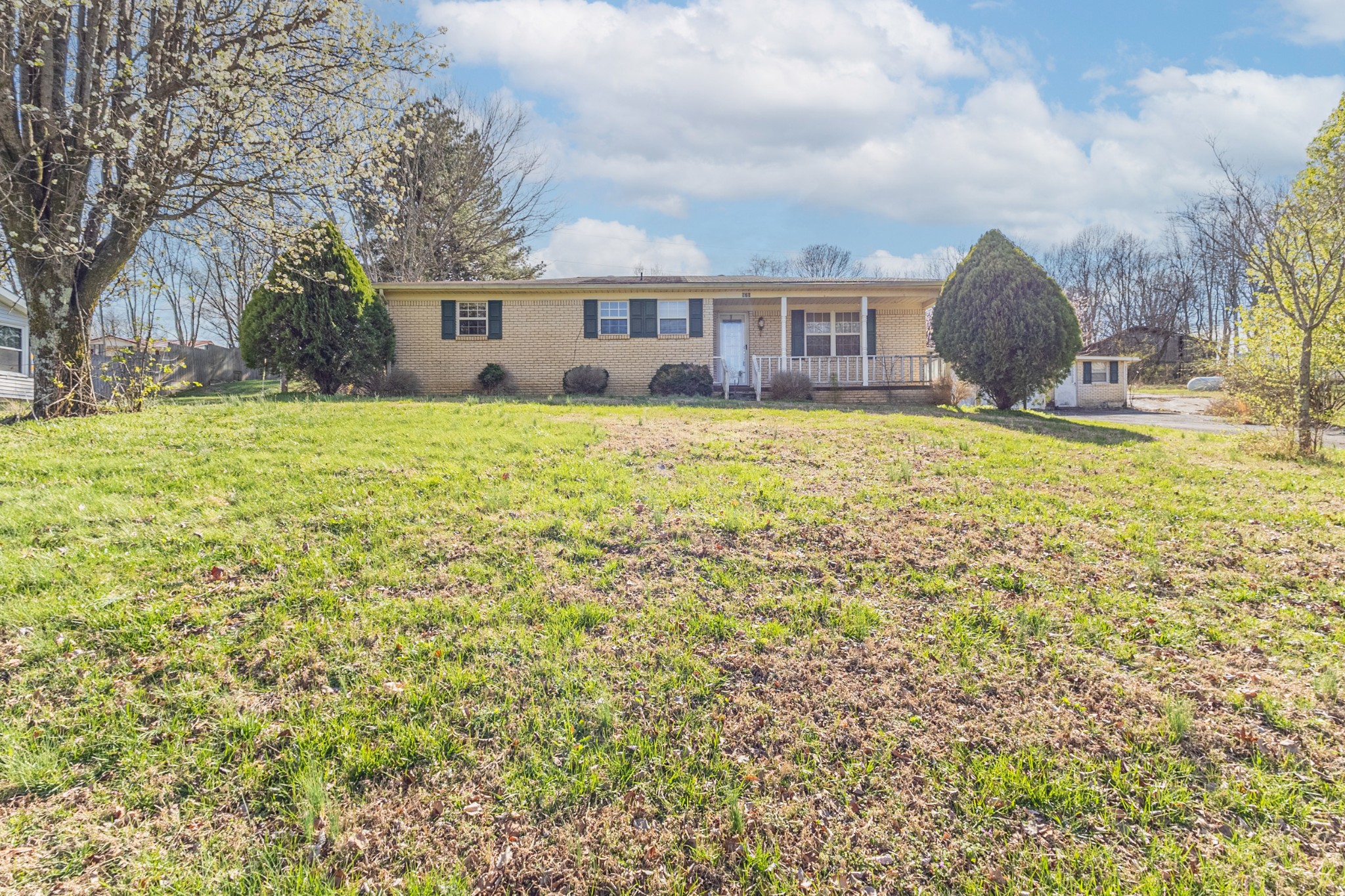 970 Howell Rd Property Photo