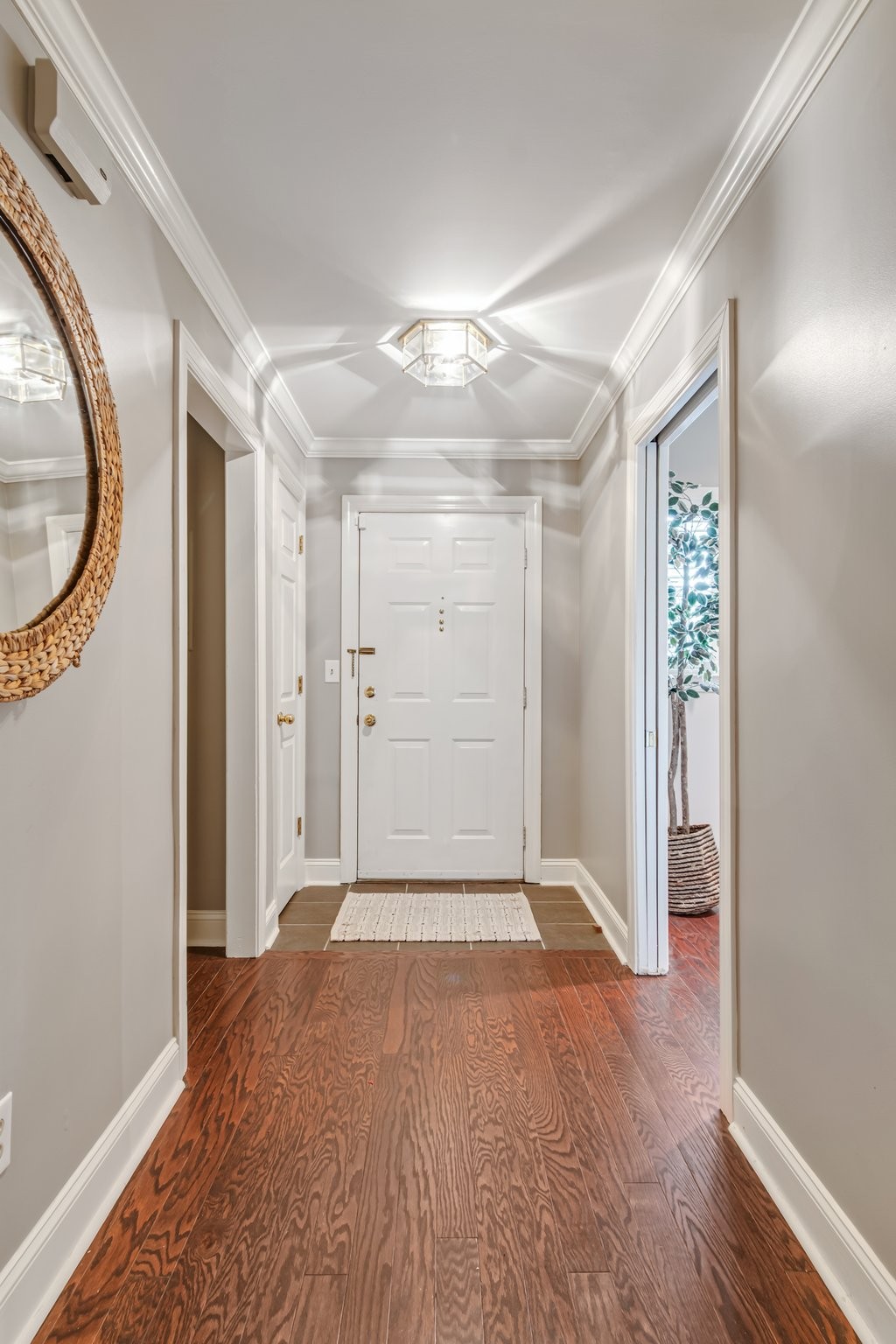 2025 Lombardy Ave Property Photo 2