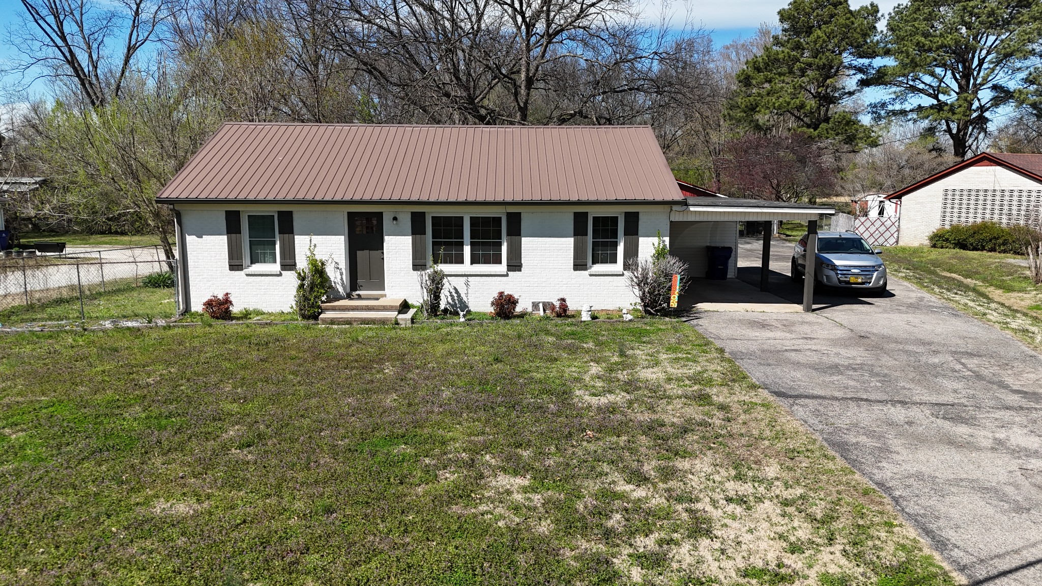 19 Paris Pike Property Photo