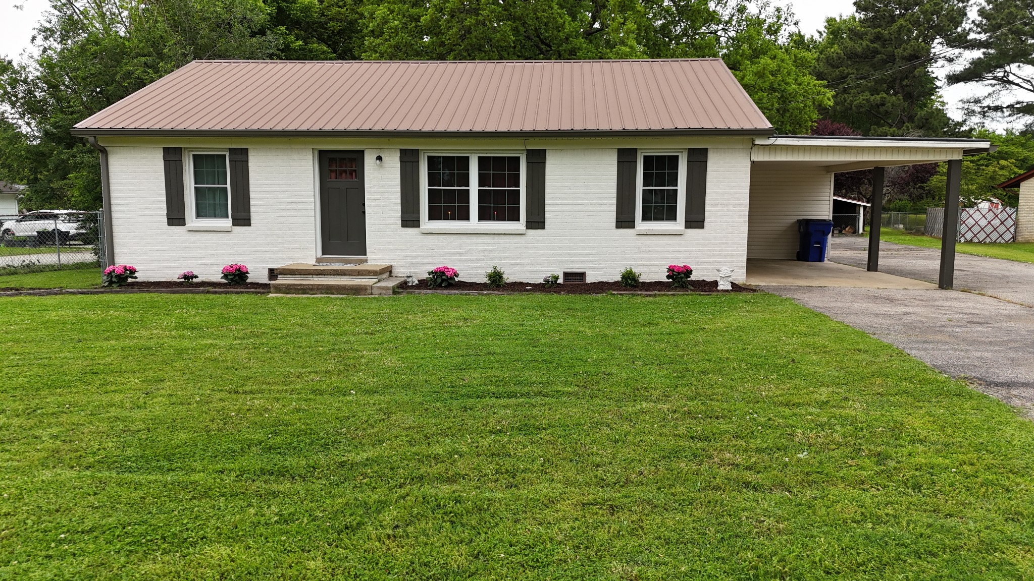 19 Paris Pike Property Photo 1