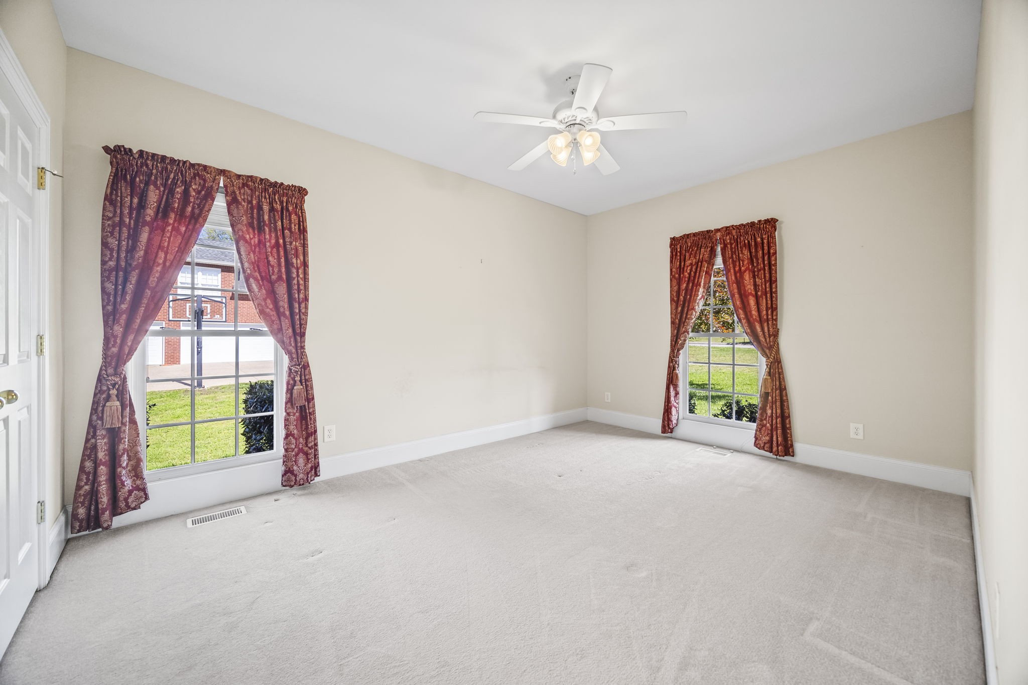 2102 Donna Kaye Ct Property Photo 22