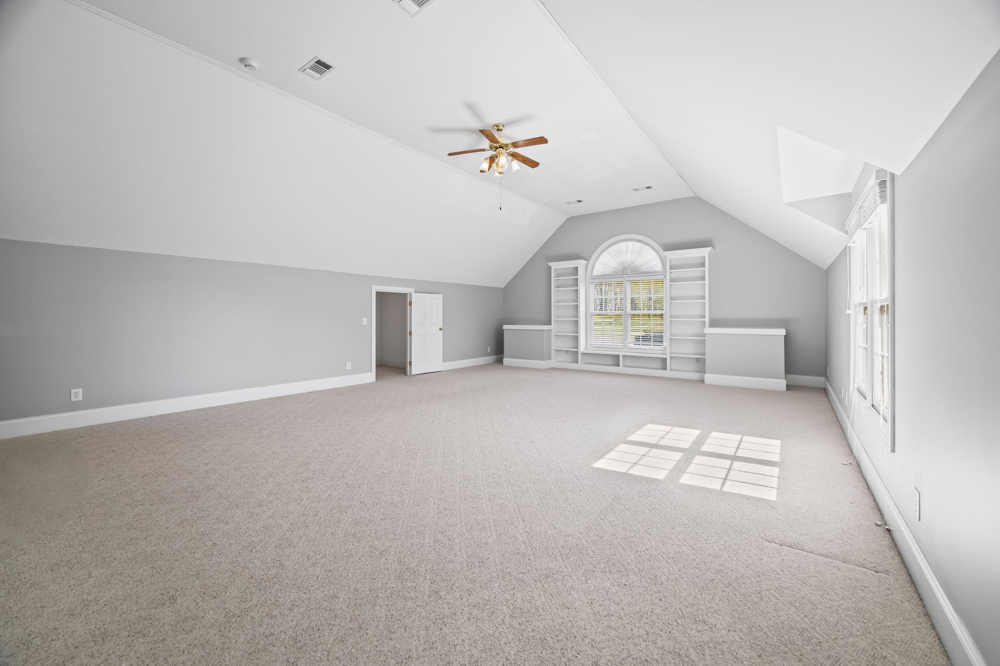 2102 Donna Kaye Ct Property Photo 34