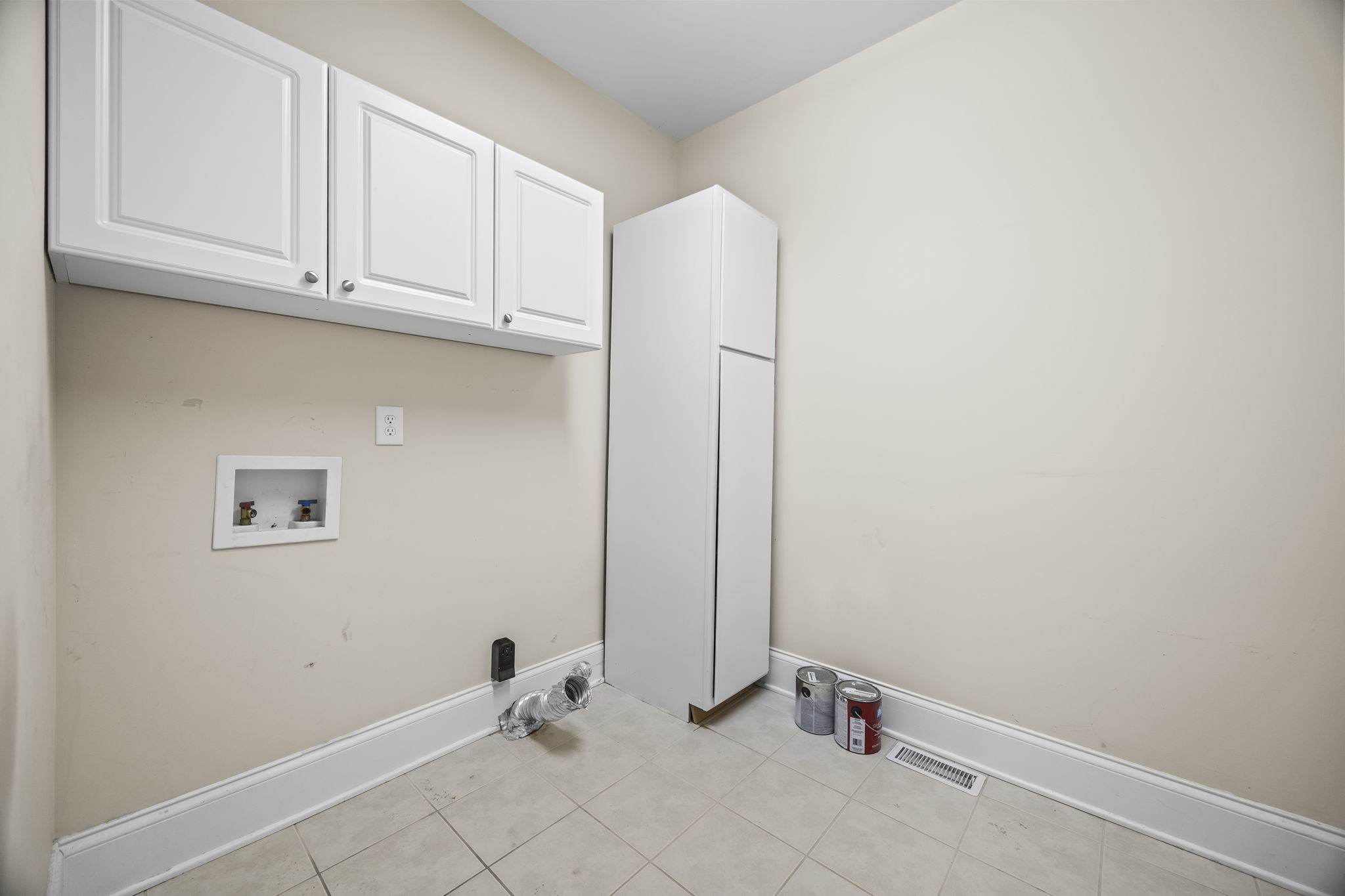 2102 Donna Kaye Ct Property Photo 36