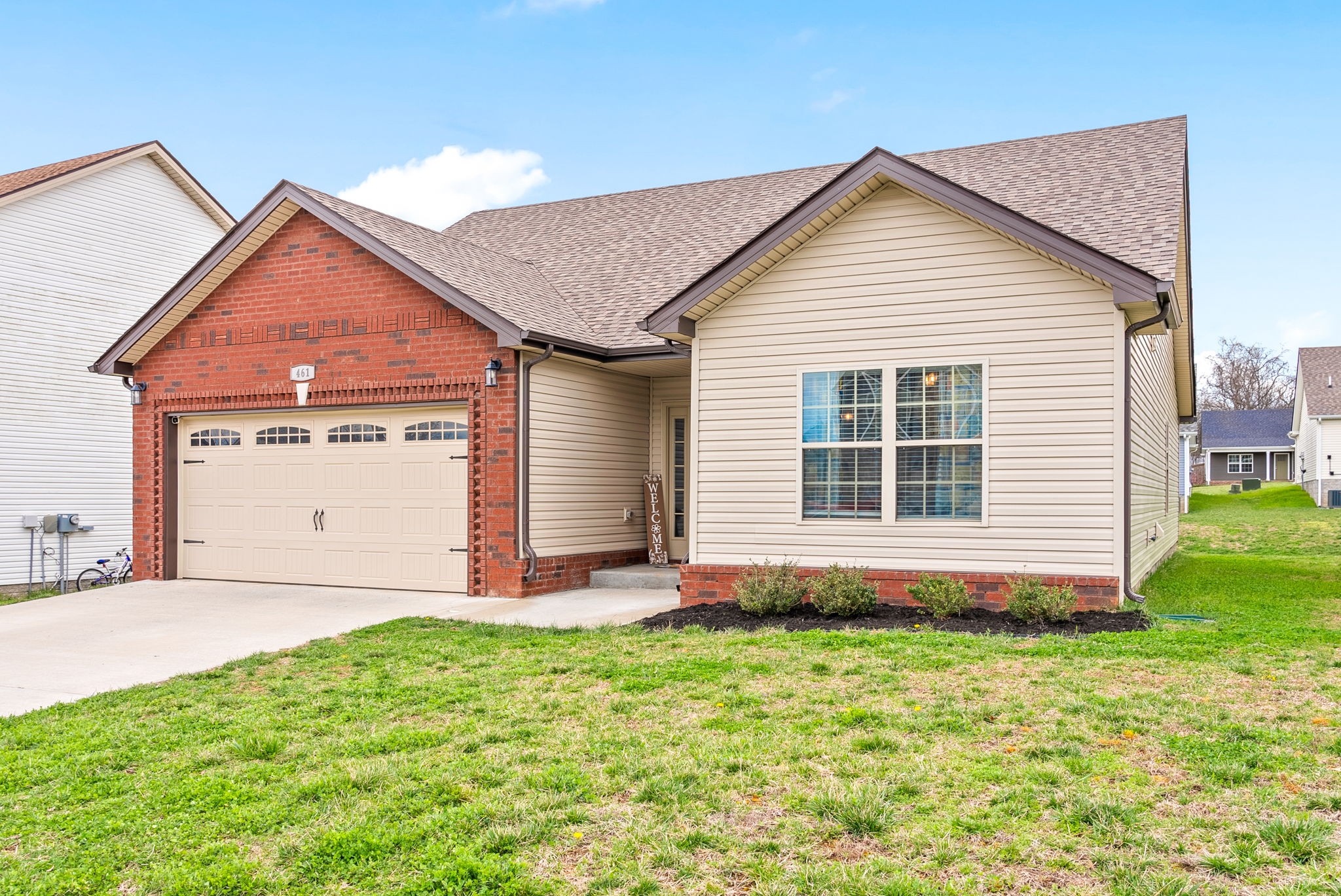 461 Irish Hills Dr Property Photo 4
