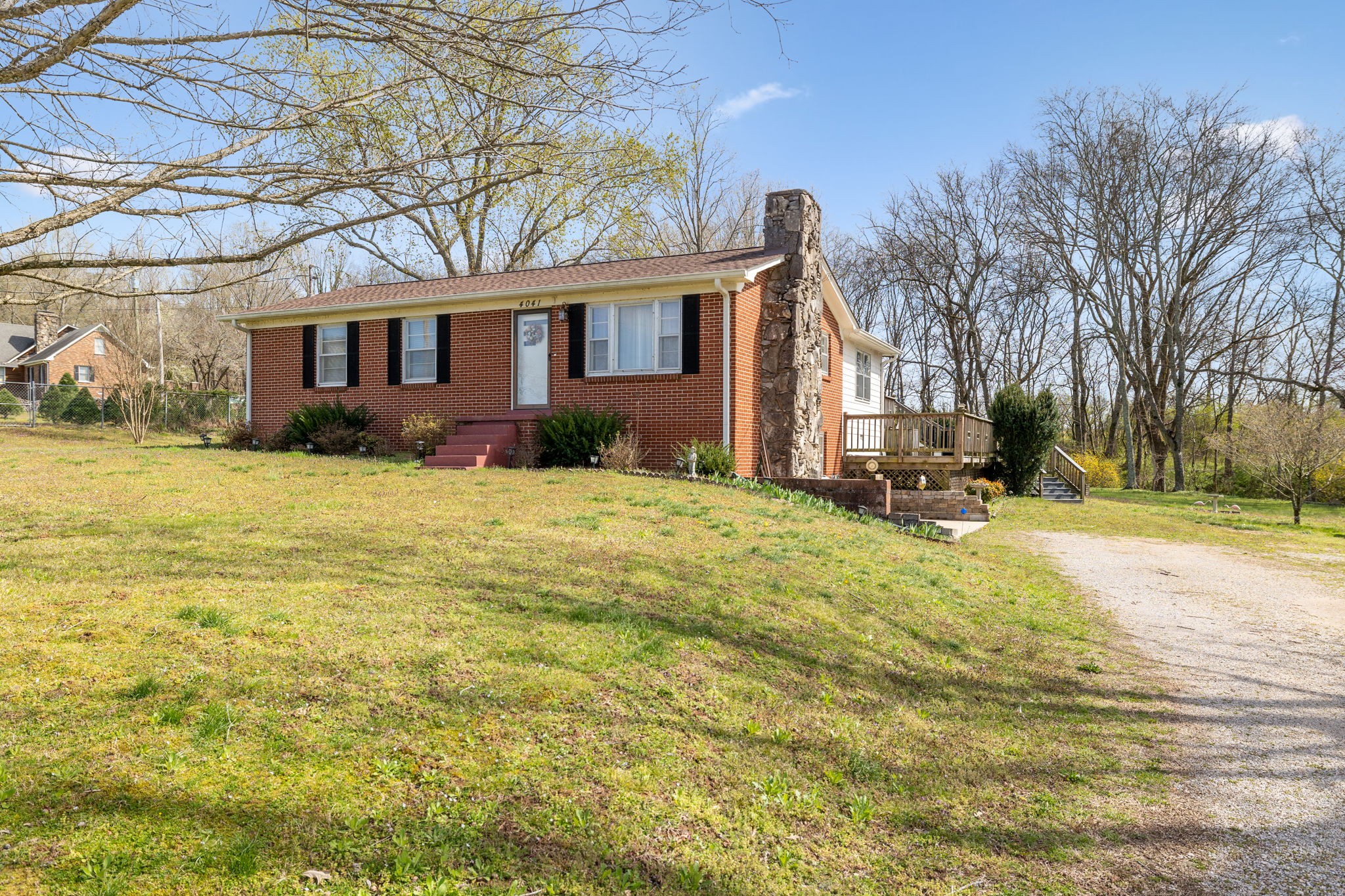 4041 Hampshire Pike Property Photo 1
