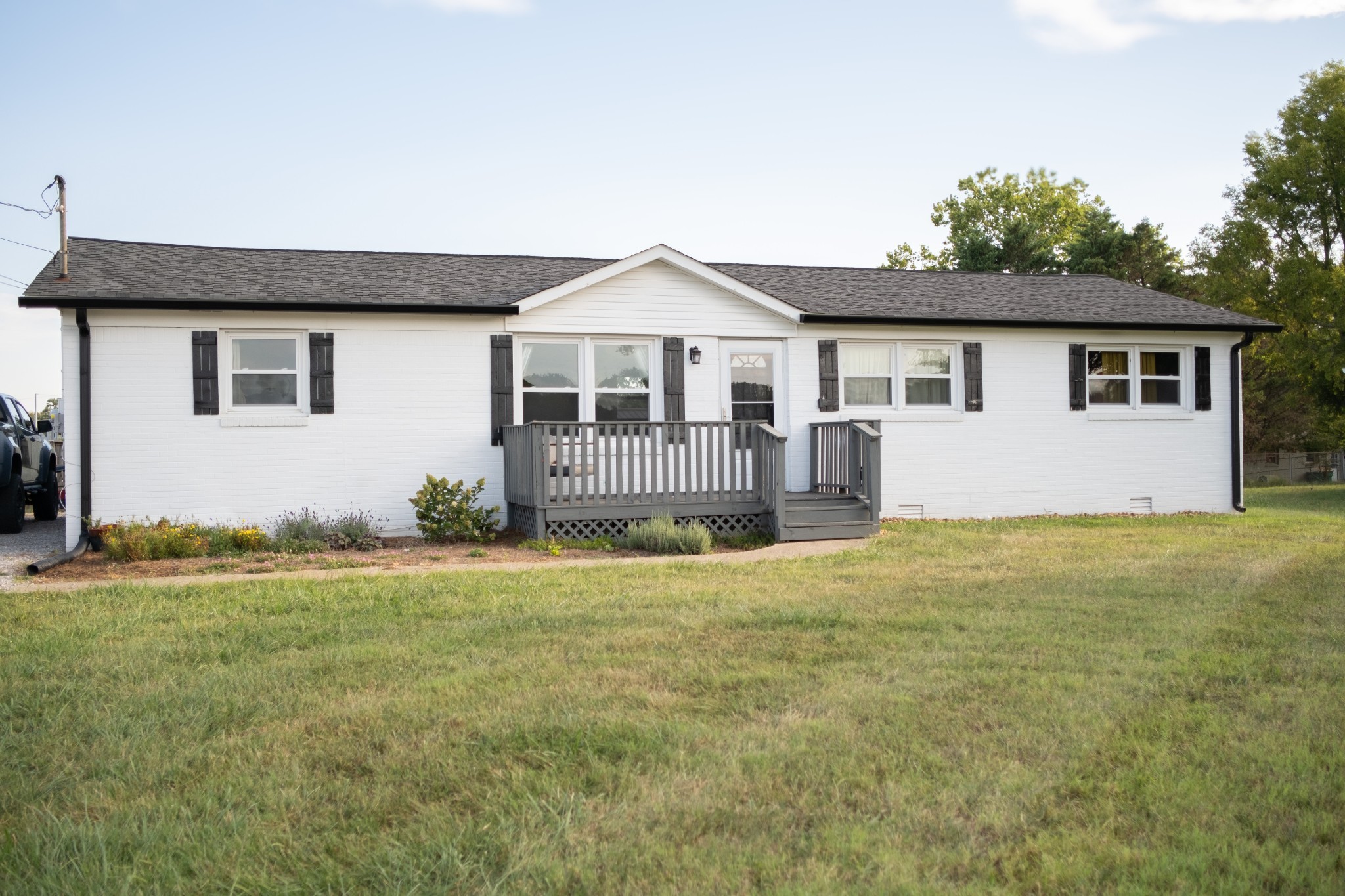 725 Brents Rd Property Photo 1