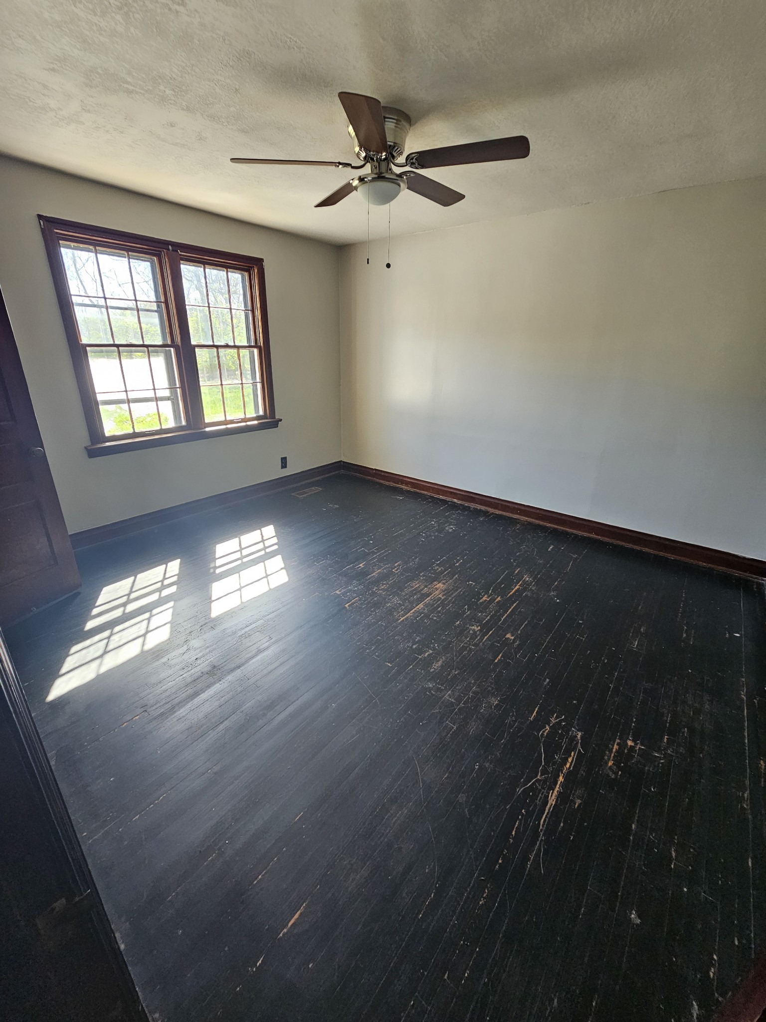 1842 Reynolds Rd Property Photo 5