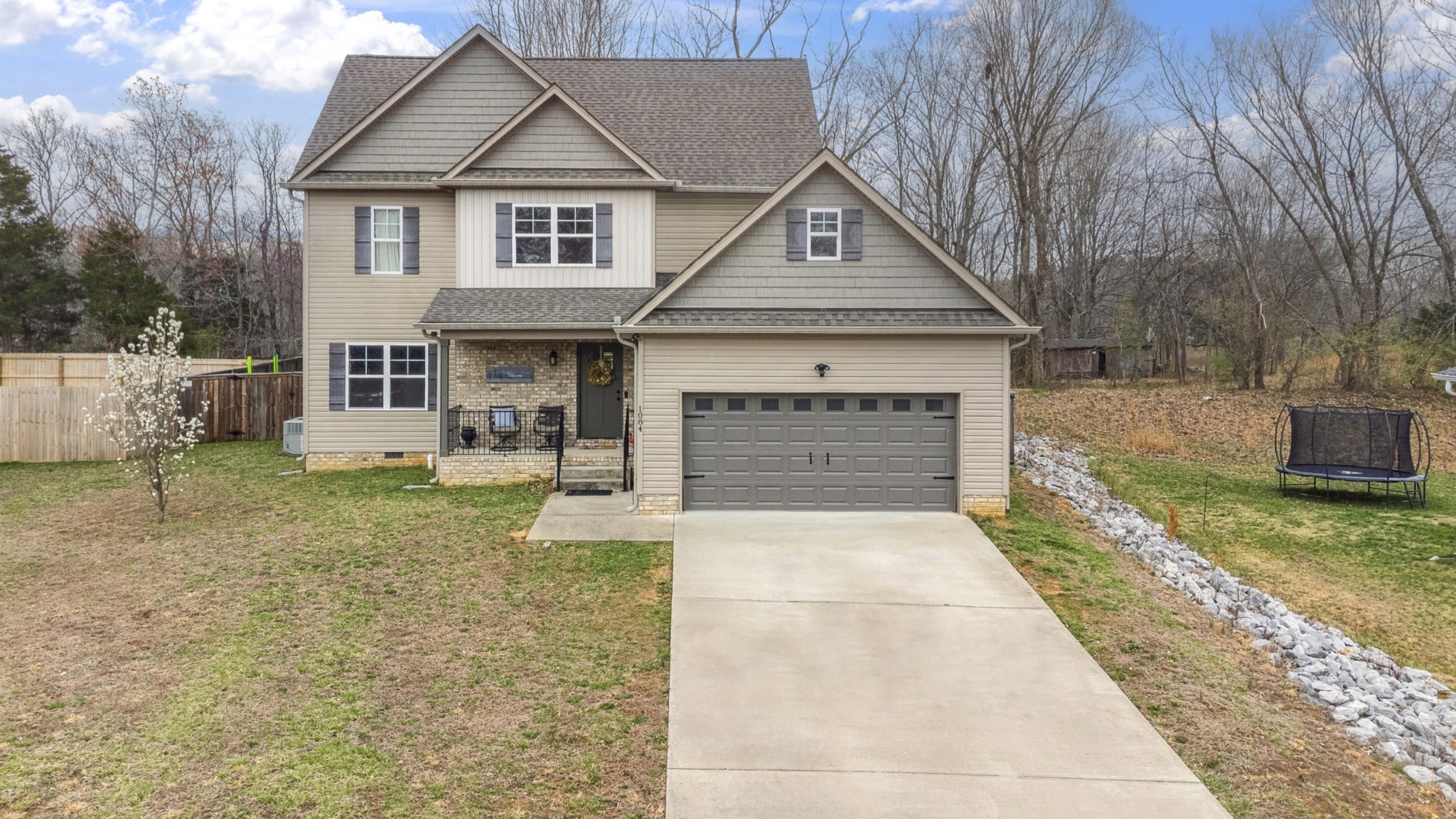 1084 Jonathan Ln Property Photo 1