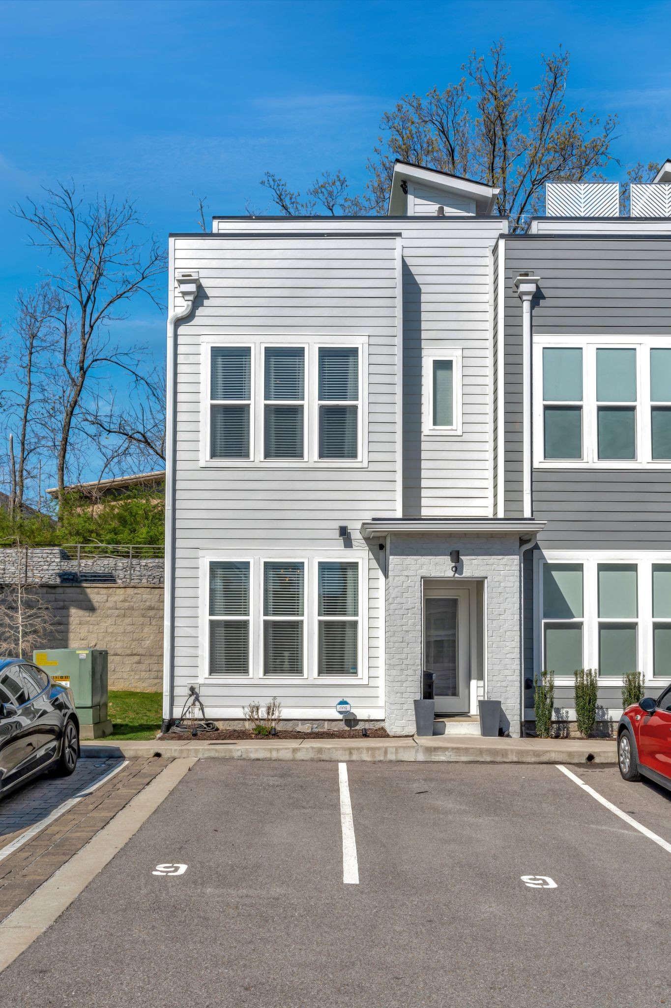 500 Creative Way Property Photo
