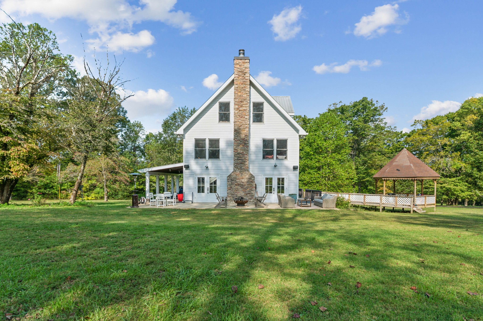 927 Bond Rd Property Photo