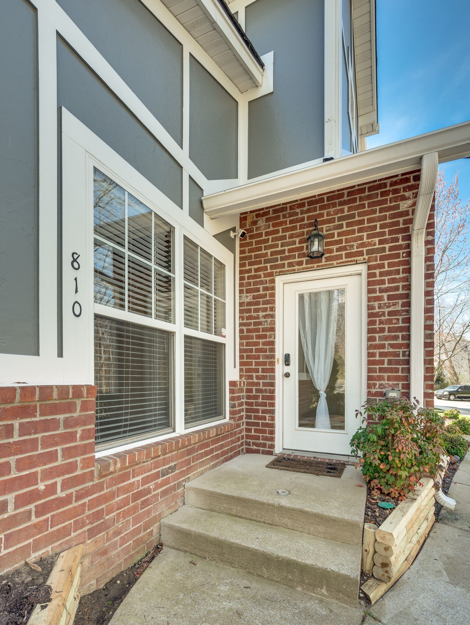 810 Bracken Trl Property Photo 2