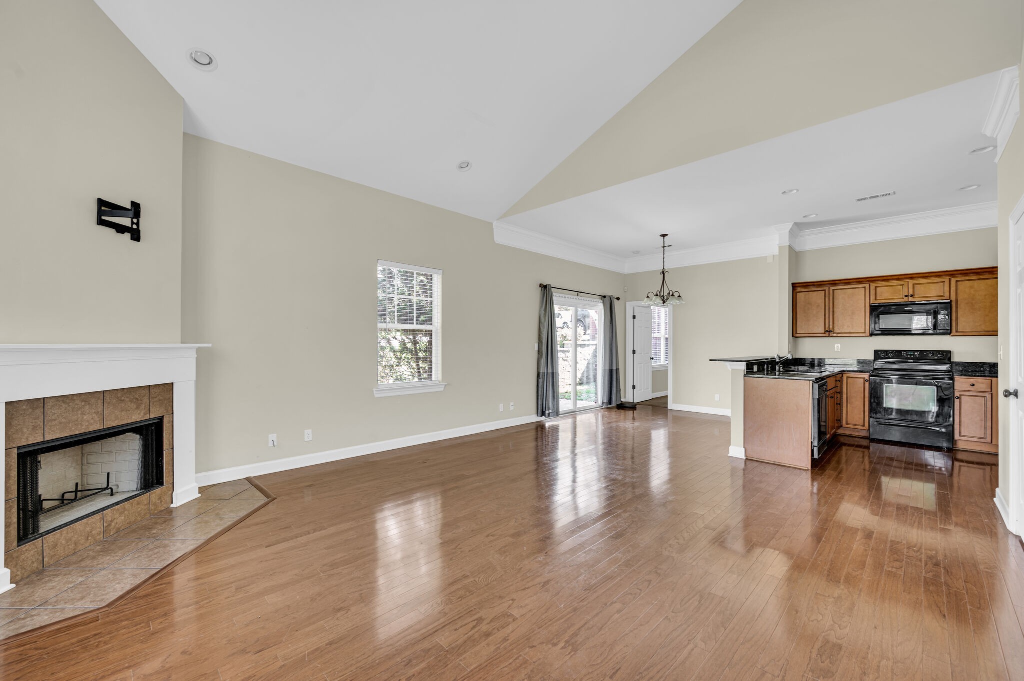 810 Bracken Trl Property Photo 4