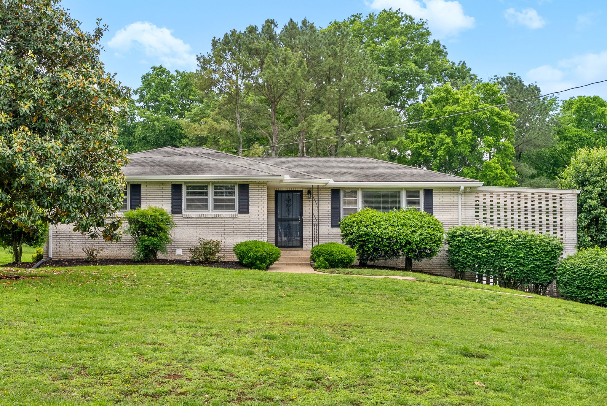 112 Hickory Heights Dr Property Photo 1