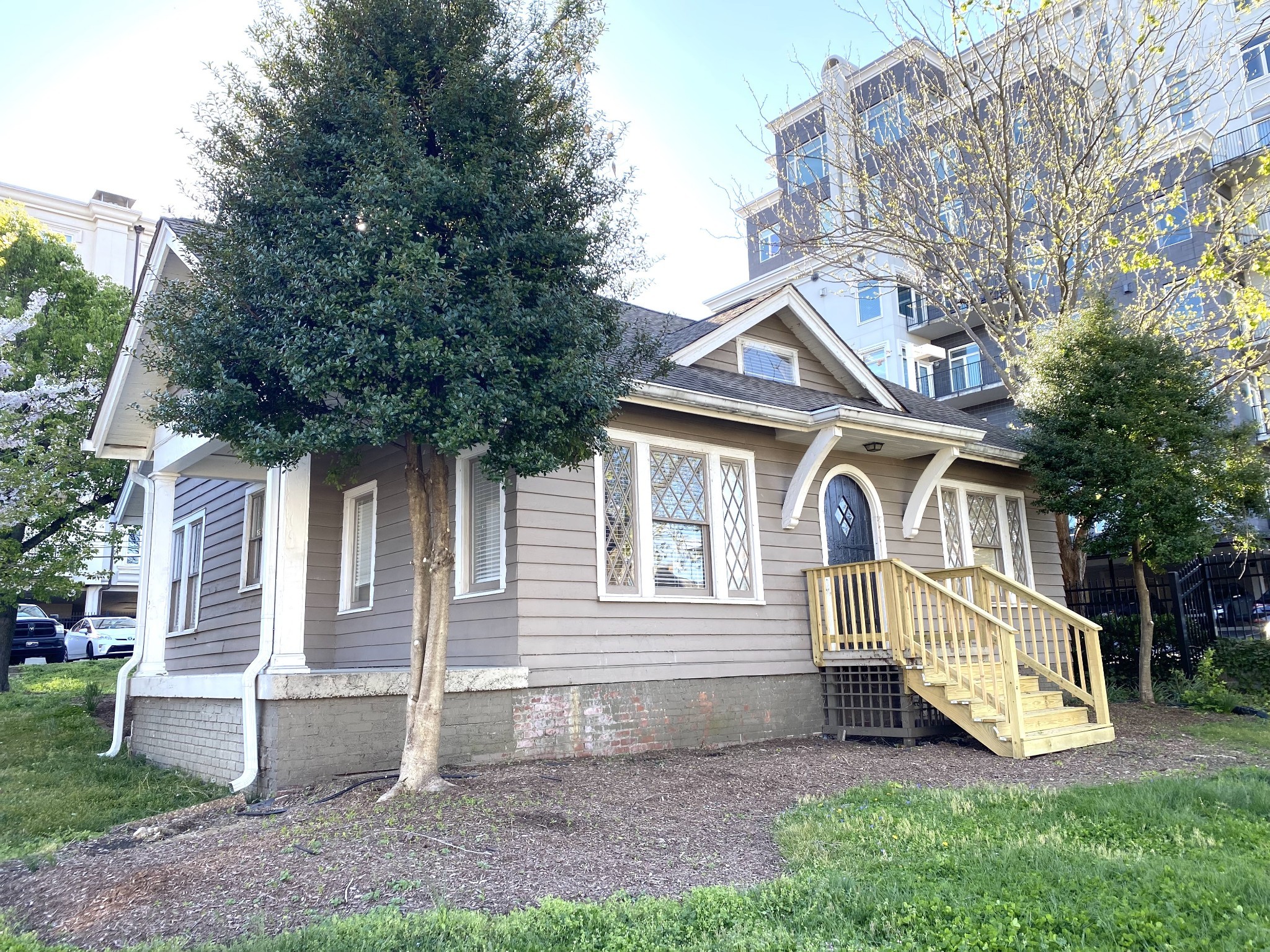 113 30th Ave, N Property Photo 1