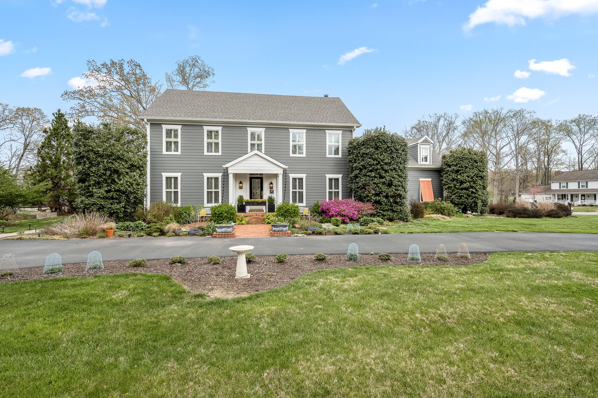 100 Point Circle Property Photo 2