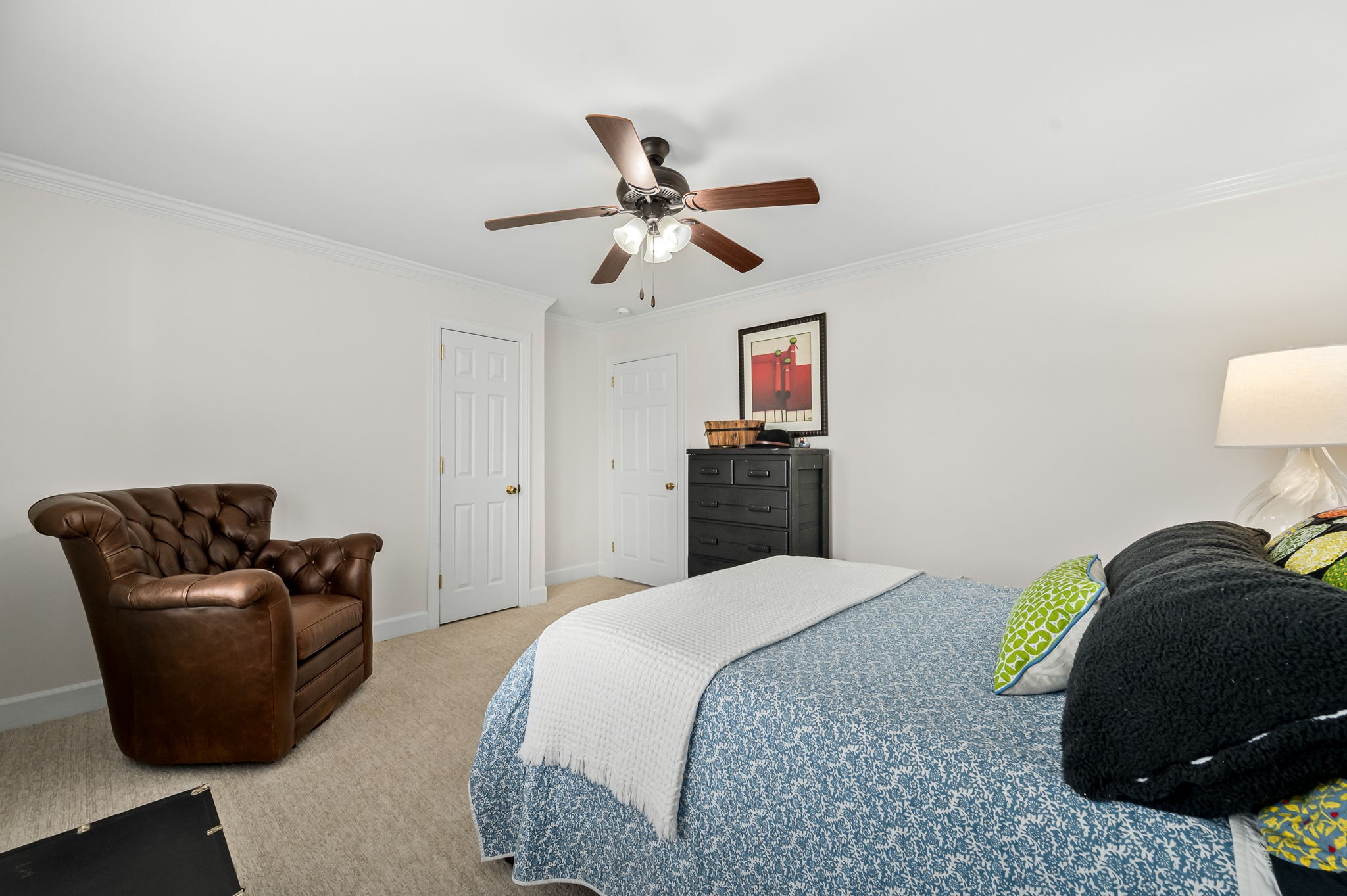 100 Point Circle Property Photo 42